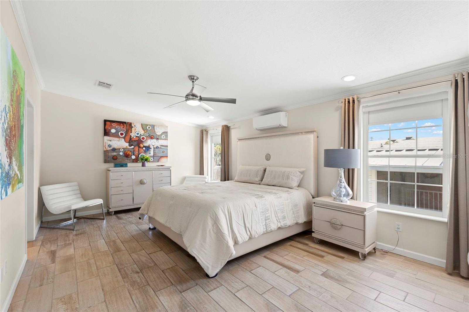 7300 AMERICANA DR NE #143, ST PETERSBURG, FL, 33702