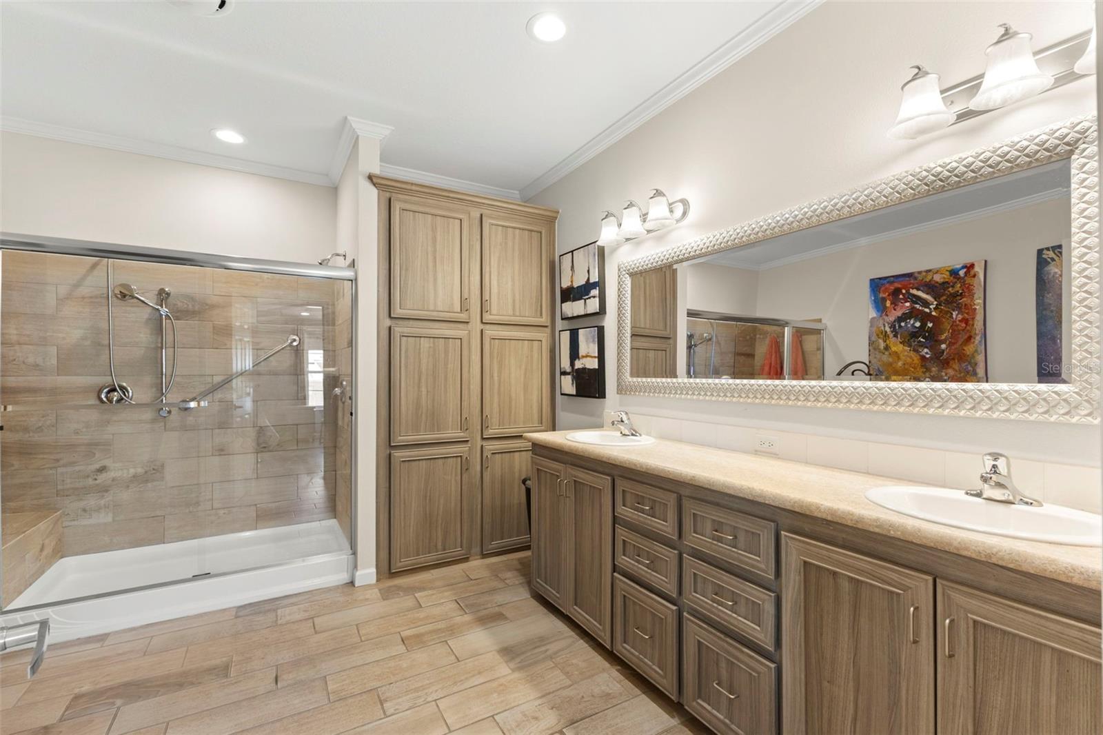 7300 AMERICANA DR NE #143, ST PETERSBURG, FL, 33702