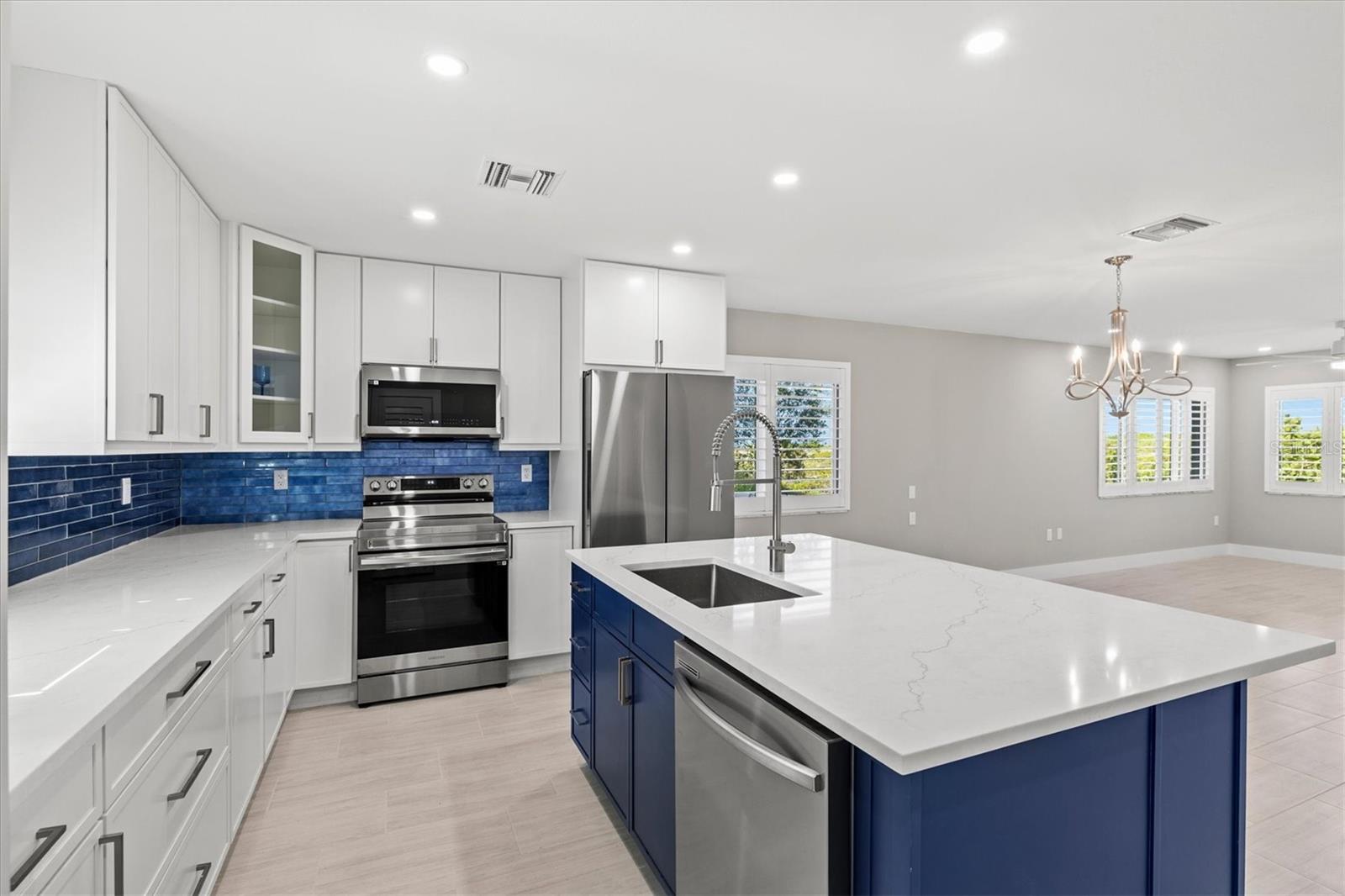 1200 TARPON CENTER DR #1, VENICE, FL, 34285