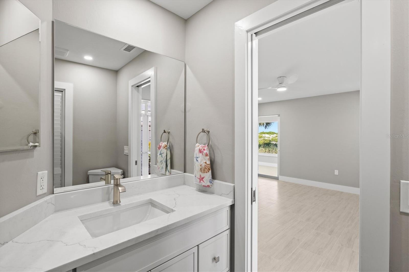 1200 TARPON CENTER DR #1, VENICE, FL, 34285