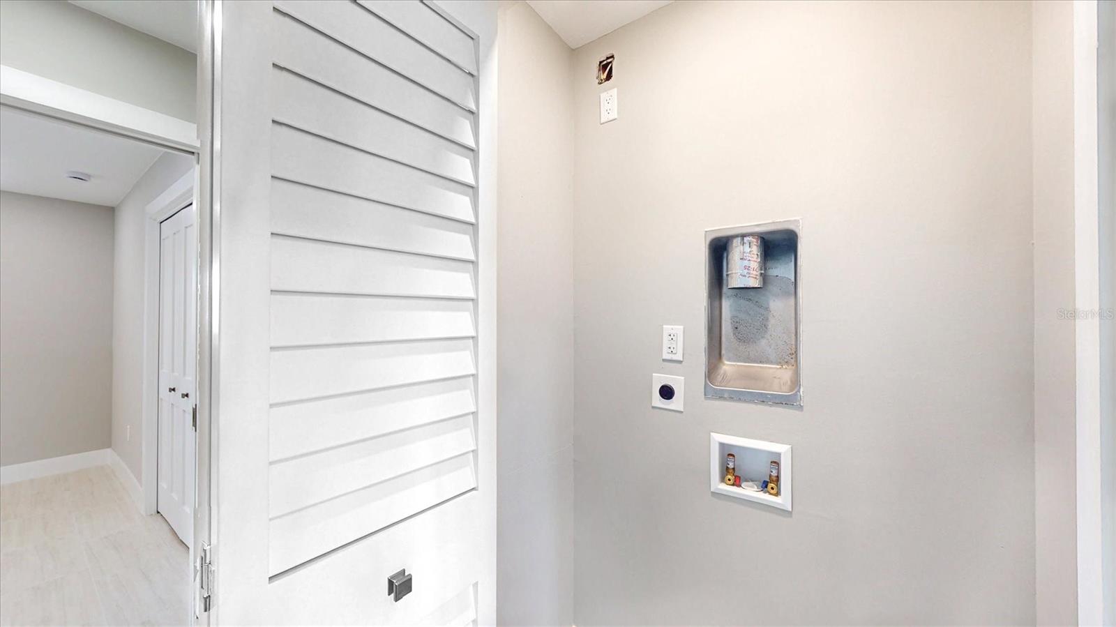 1200 TARPON CENTER DR #1, VENICE, FL, 34285