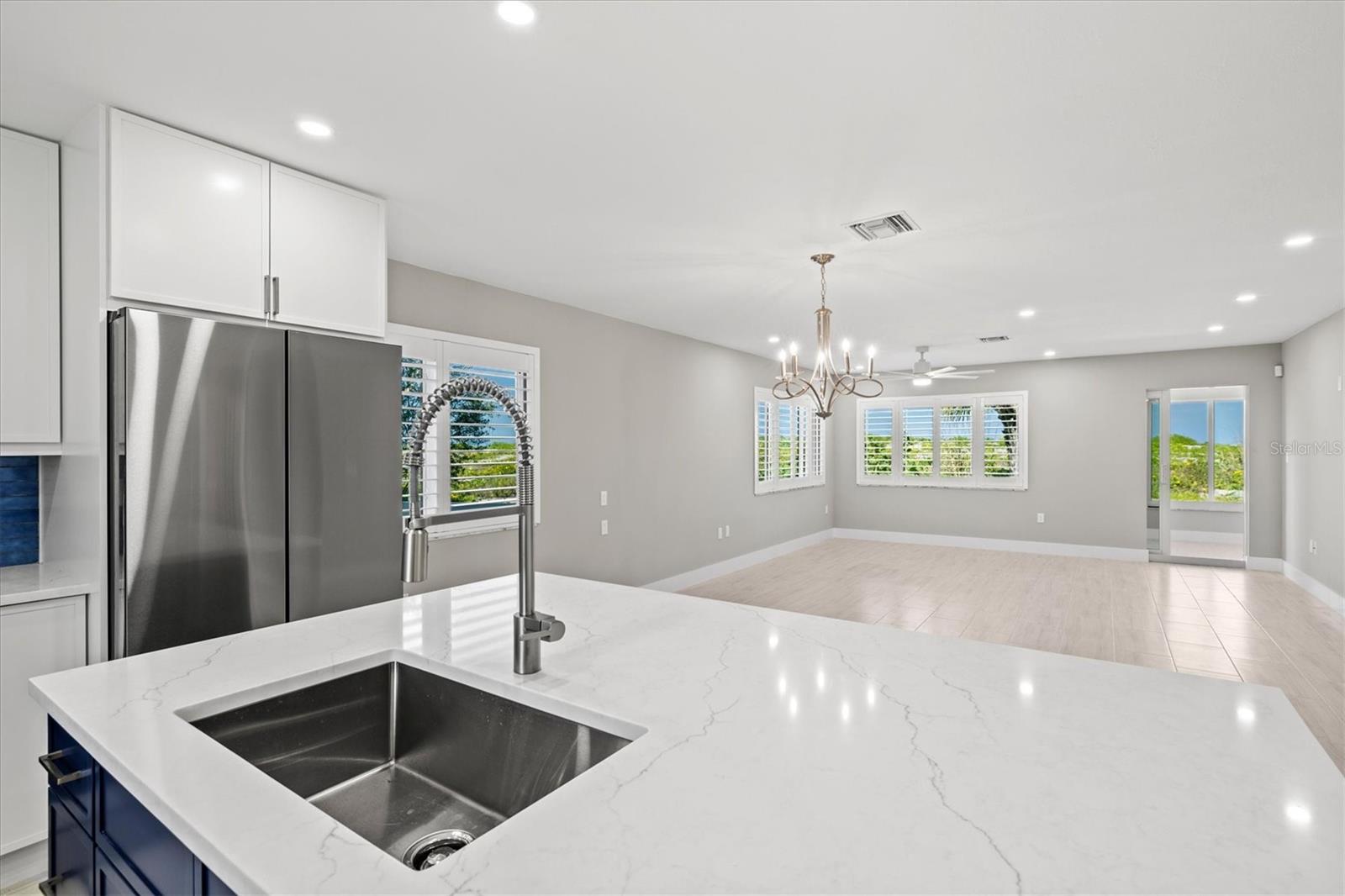 1200 TARPON CENTER DR #1, VENICE, FL, 34285