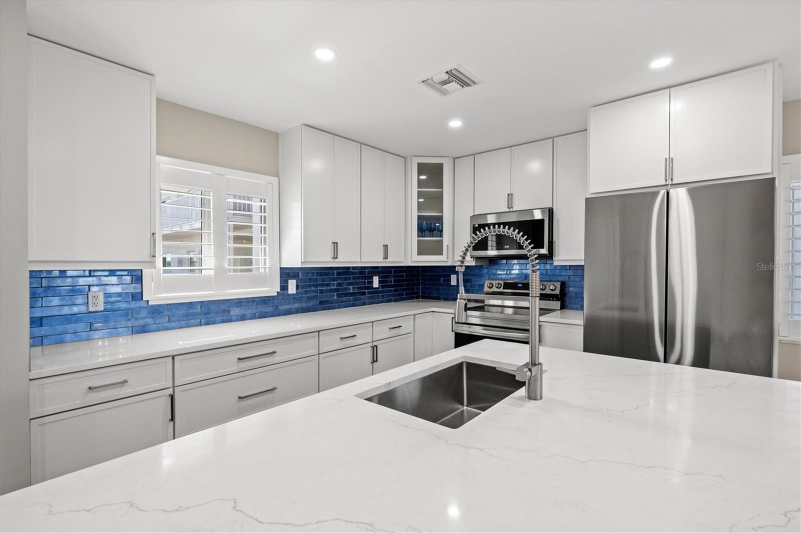 1200 TARPON CENTER DR #1, VENICE, FL, 34285