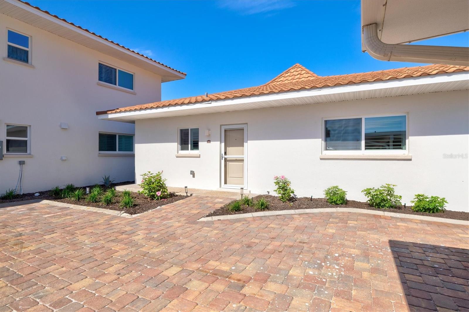 1200 TARPON CENTER DR #1, VENICE, FL, 34285