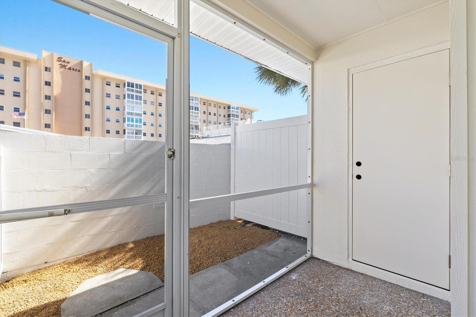 1200 TARPON CENTER DR #1, VENICE, FL, 34285