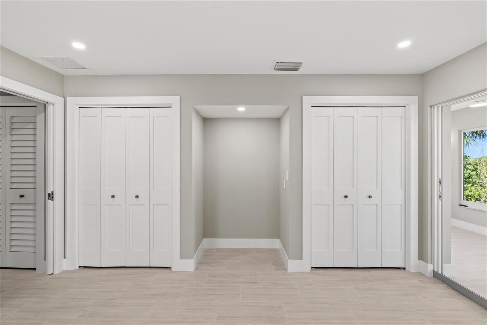 1200 TARPON CENTER DR #1, VENICE, FL, 34285