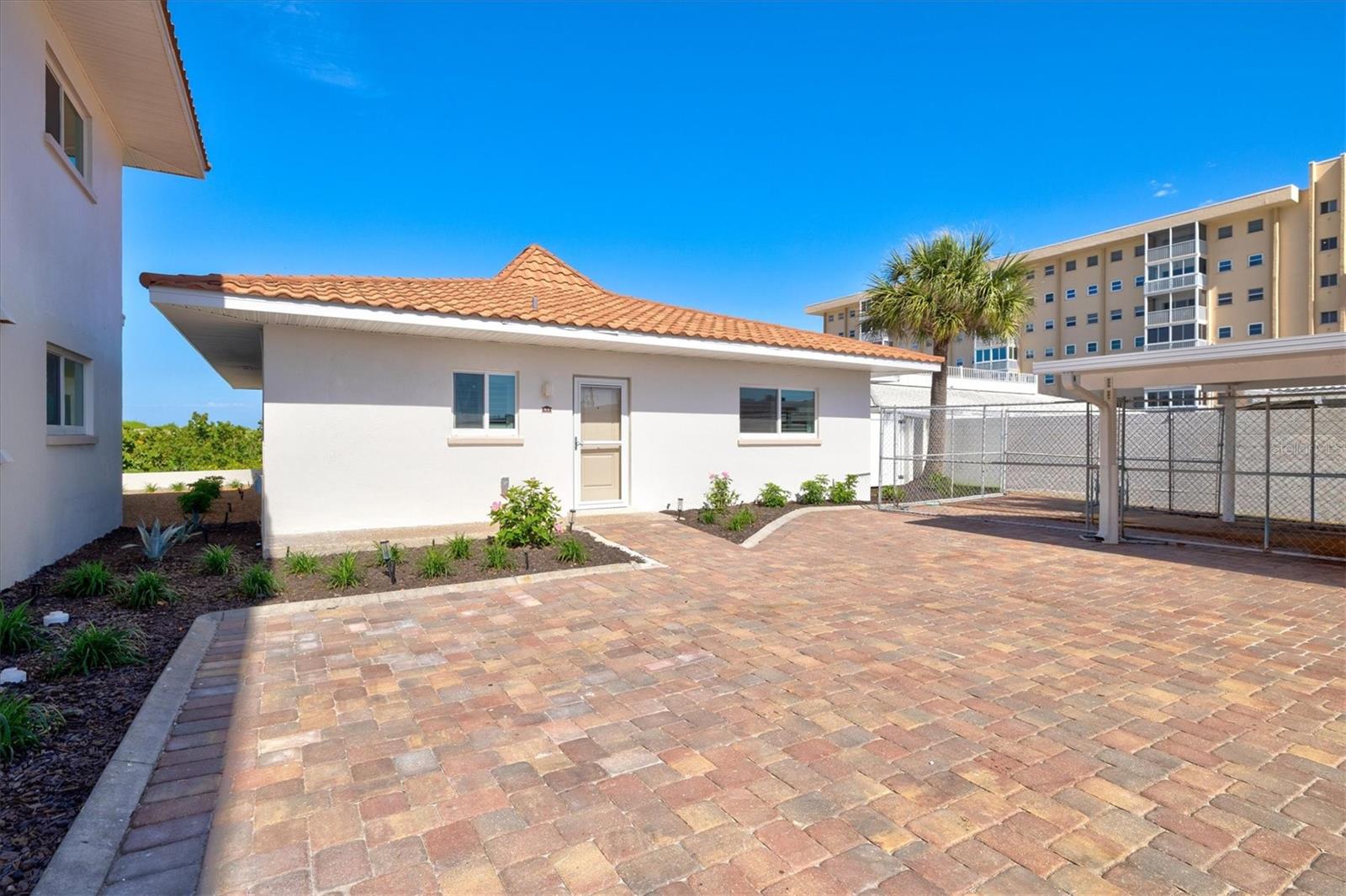 1200 TARPON CENTER DR #1, VENICE, FL, 34285