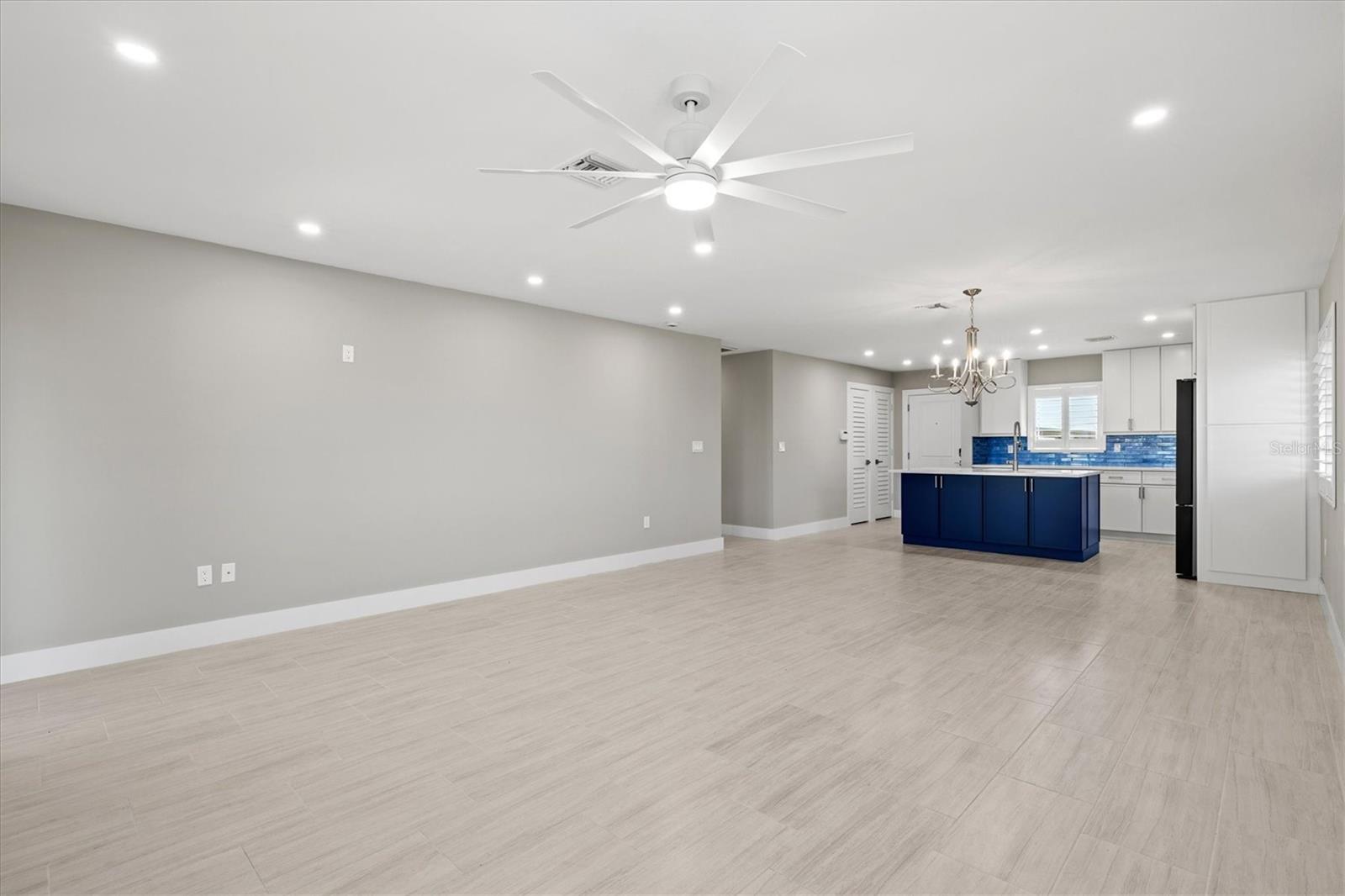 1200 TARPON CENTER DR #1, VENICE, FL, 34285