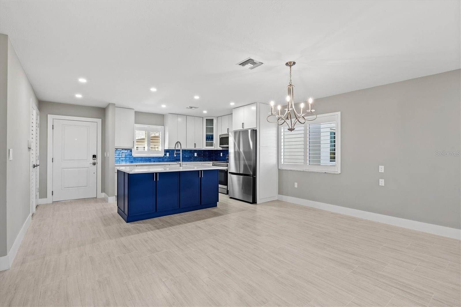 1200 TARPON CENTER DR #1, VENICE, FL, 34285