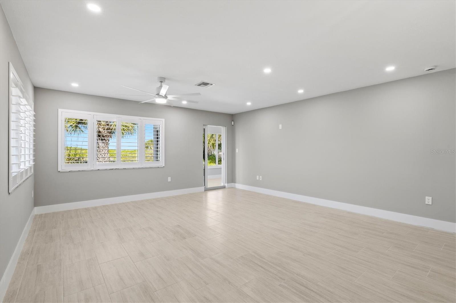 1200 TARPON CENTER DR #1, VENICE, FL, 34285