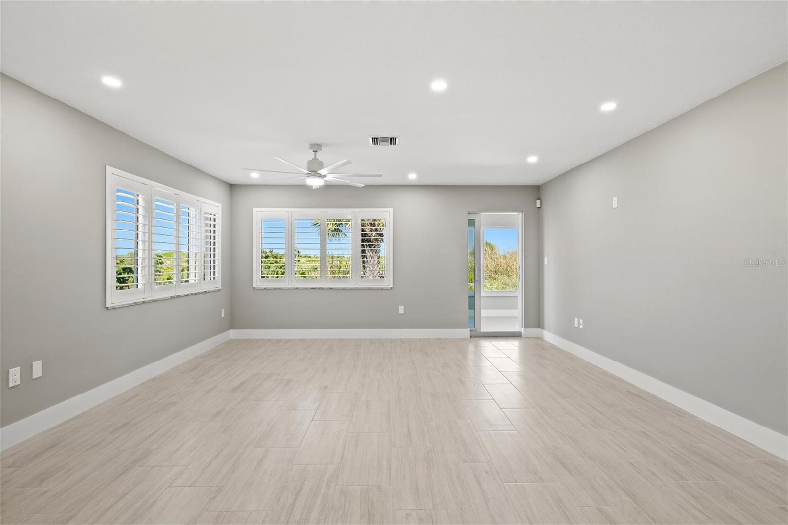 1200 TARPON CENTER DR #1, VENICE, FL, 34285