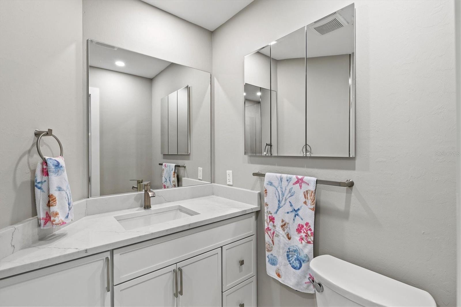 1200 TARPON CENTER DR #1, VENICE, FL, 34285