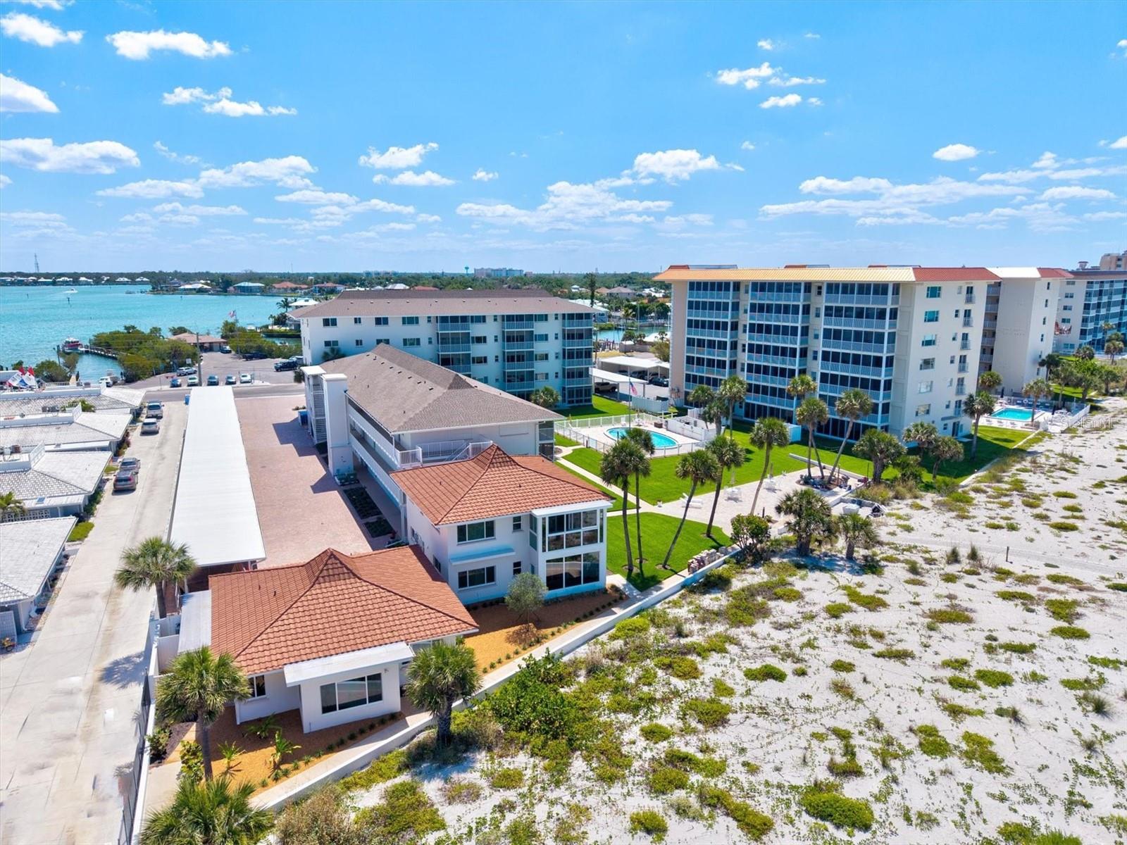 1200 TARPON CENTER DR #1, VENICE, FL, 34285