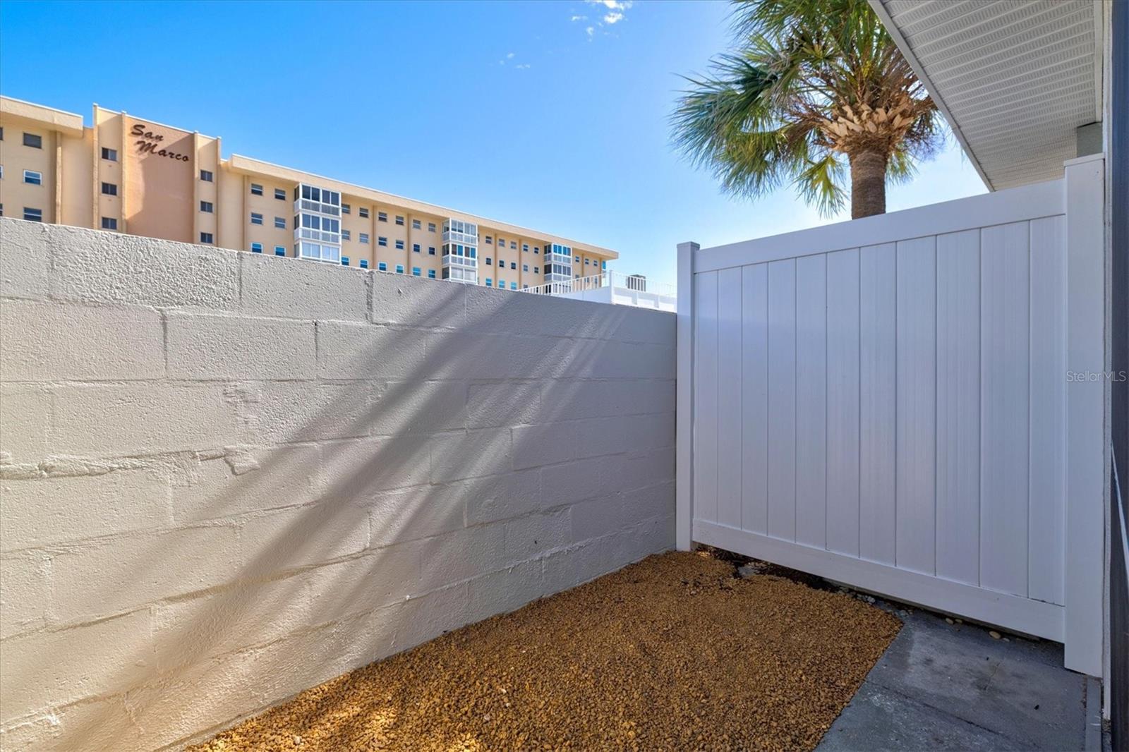 1200 TARPON CENTER DR #1, VENICE, FL, 34285