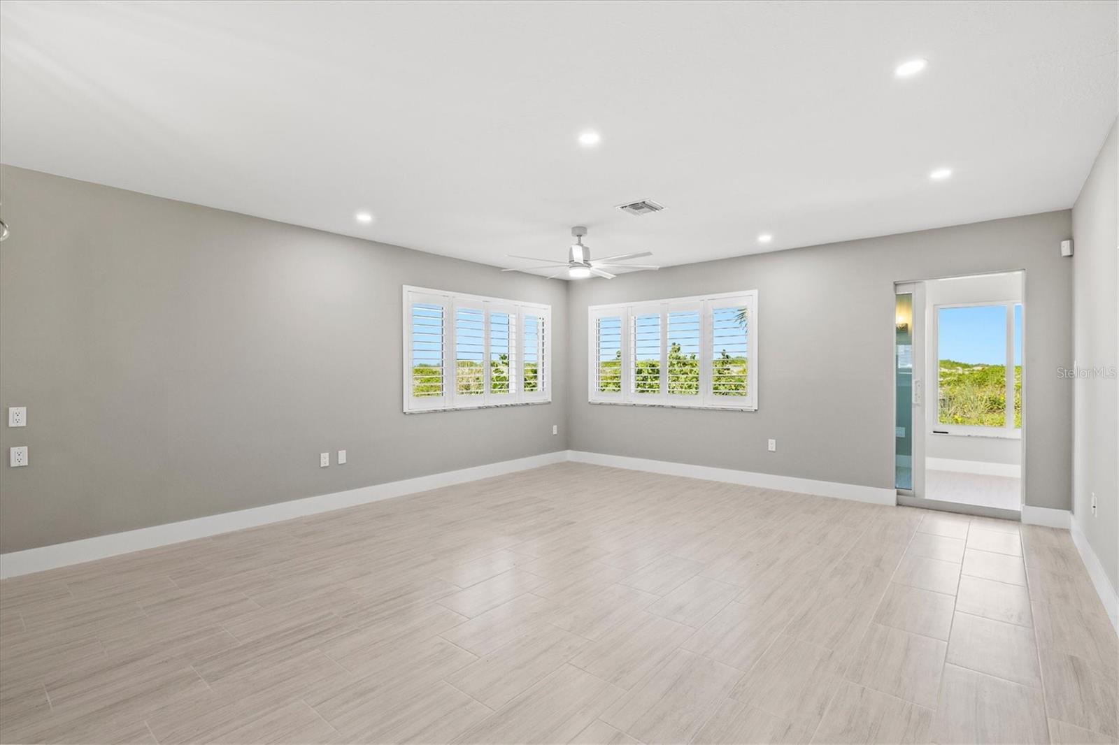 1200 TARPON CENTER DR #1, VENICE, FL, 34285