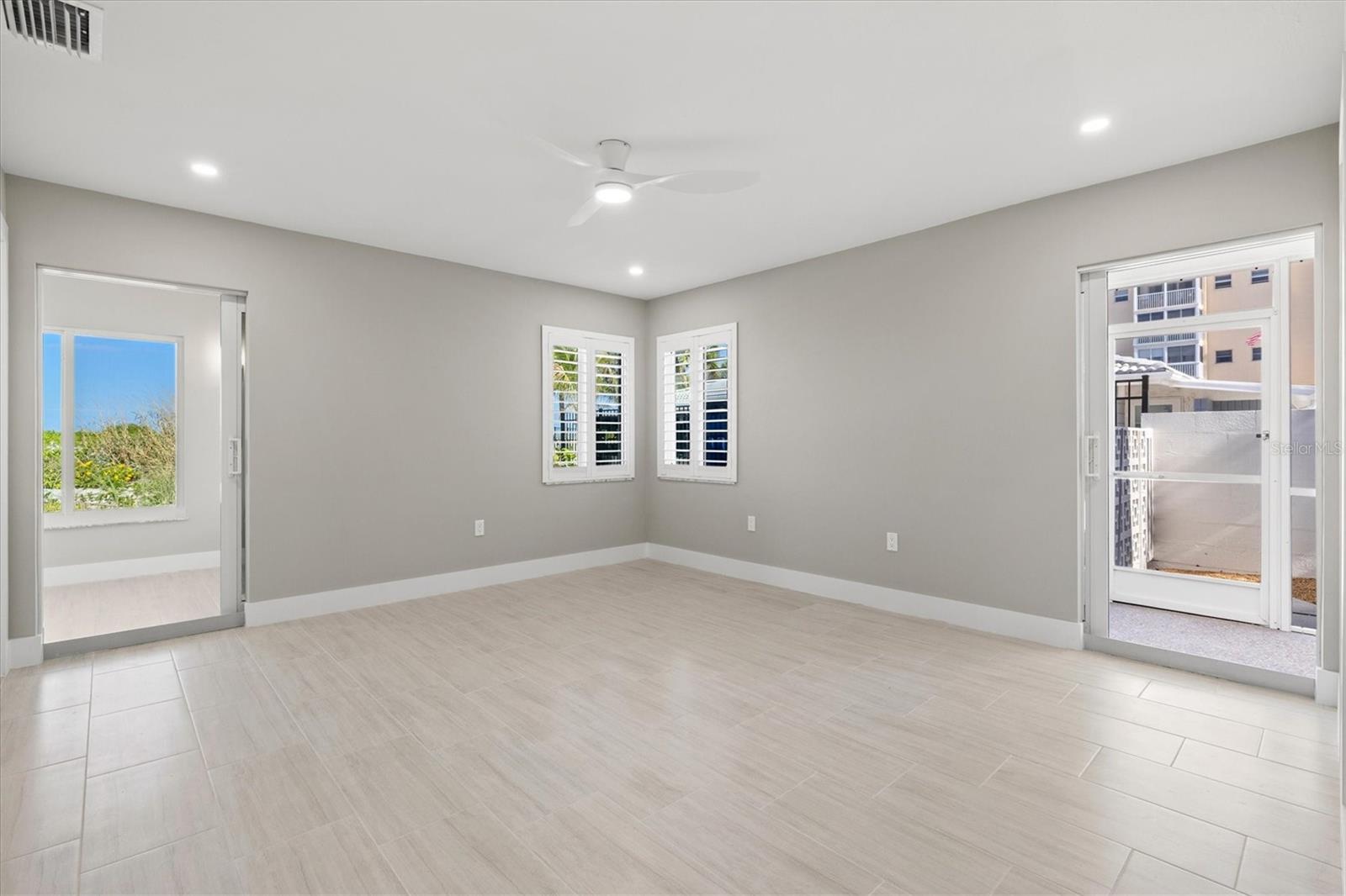 1200 TARPON CENTER DR #1, VENICE, FL, 34285