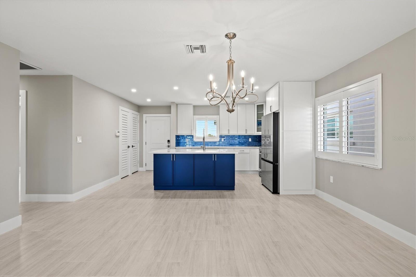 1200 TARPON CENTER DR #1, VENICE, FL, 34285