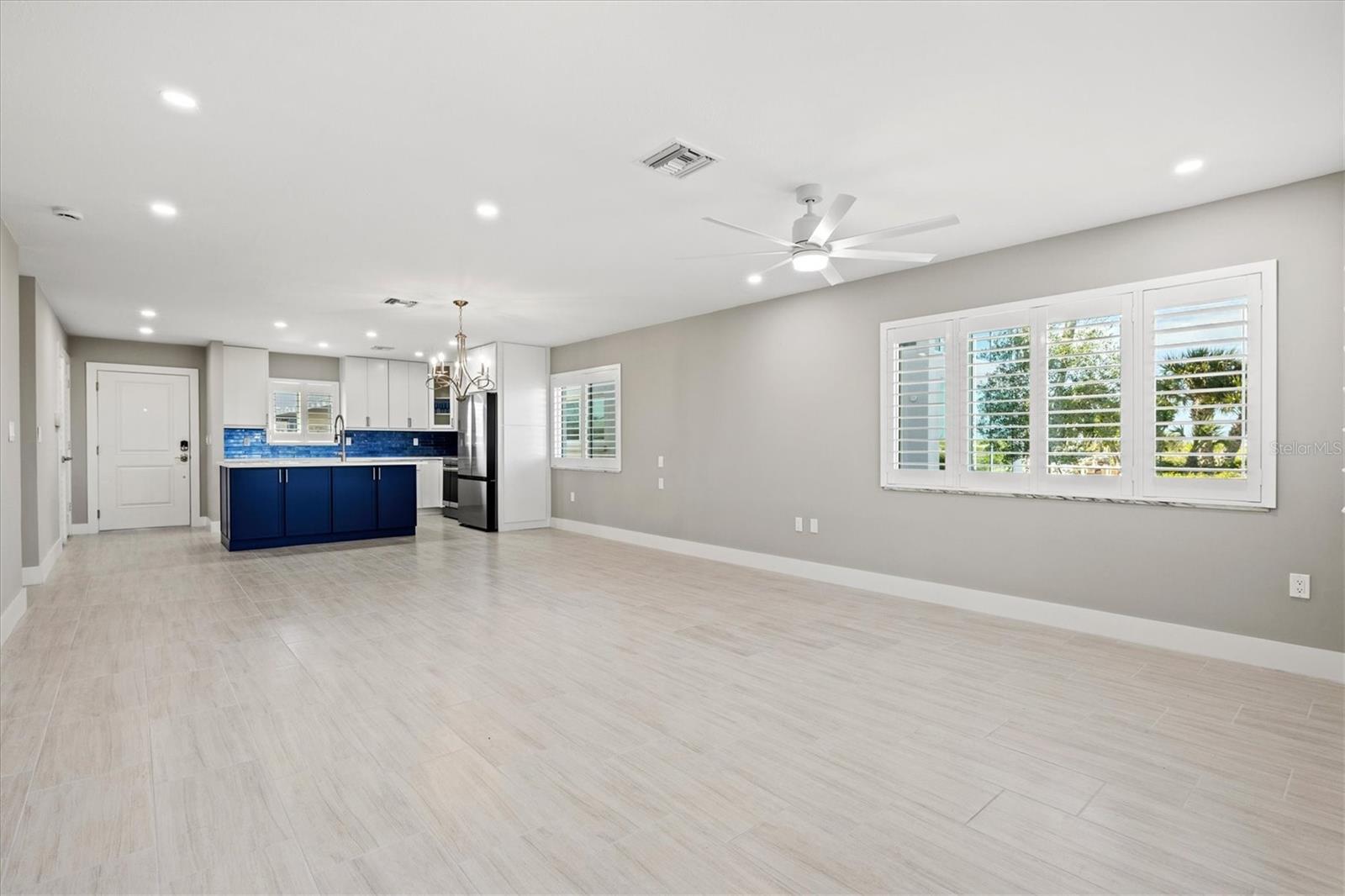 1200 TARPON CENTER DR #1, VENICE, FL, 34285