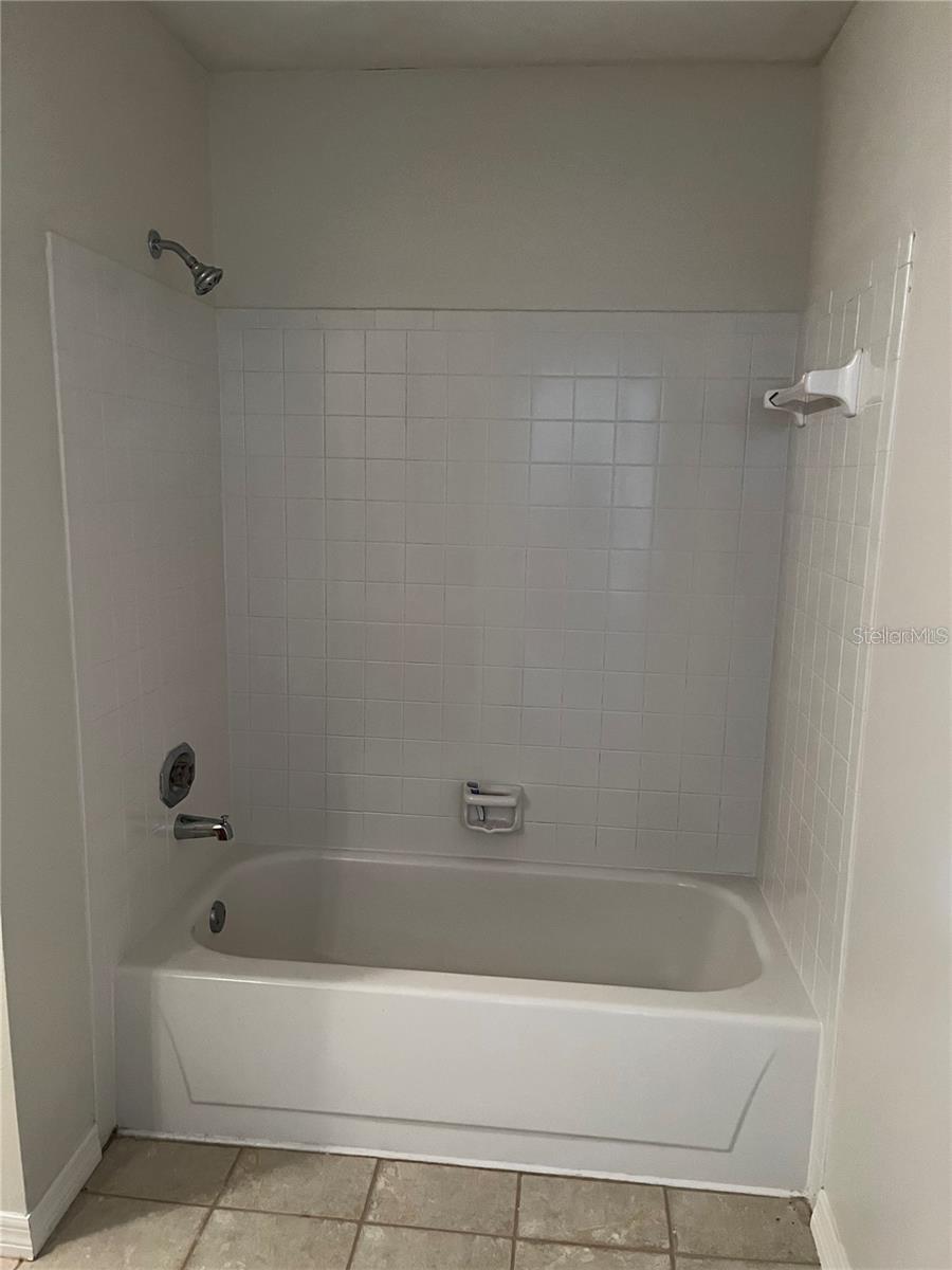 12723 WOOD TRAIL BLVD, TAMPA, FL, 33625