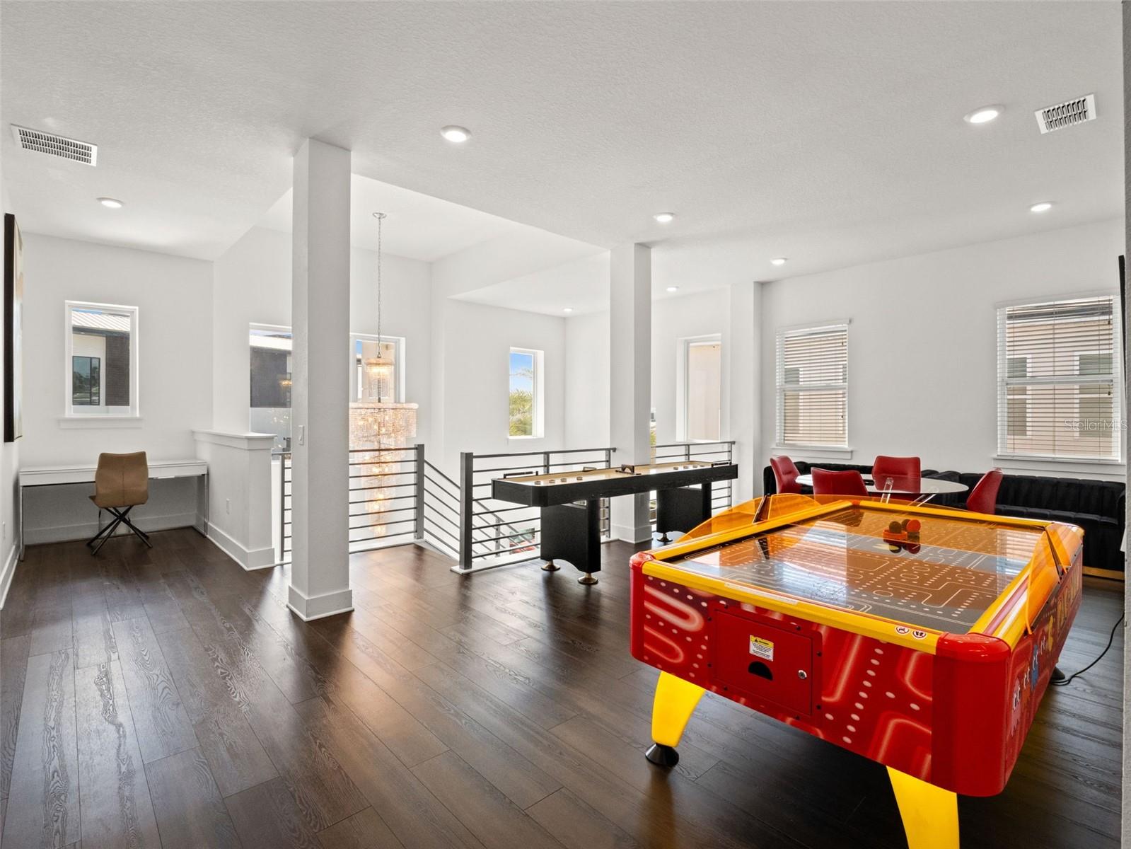 2021 OAK CREEK LOOP, DAVENPORT, FL, 33837