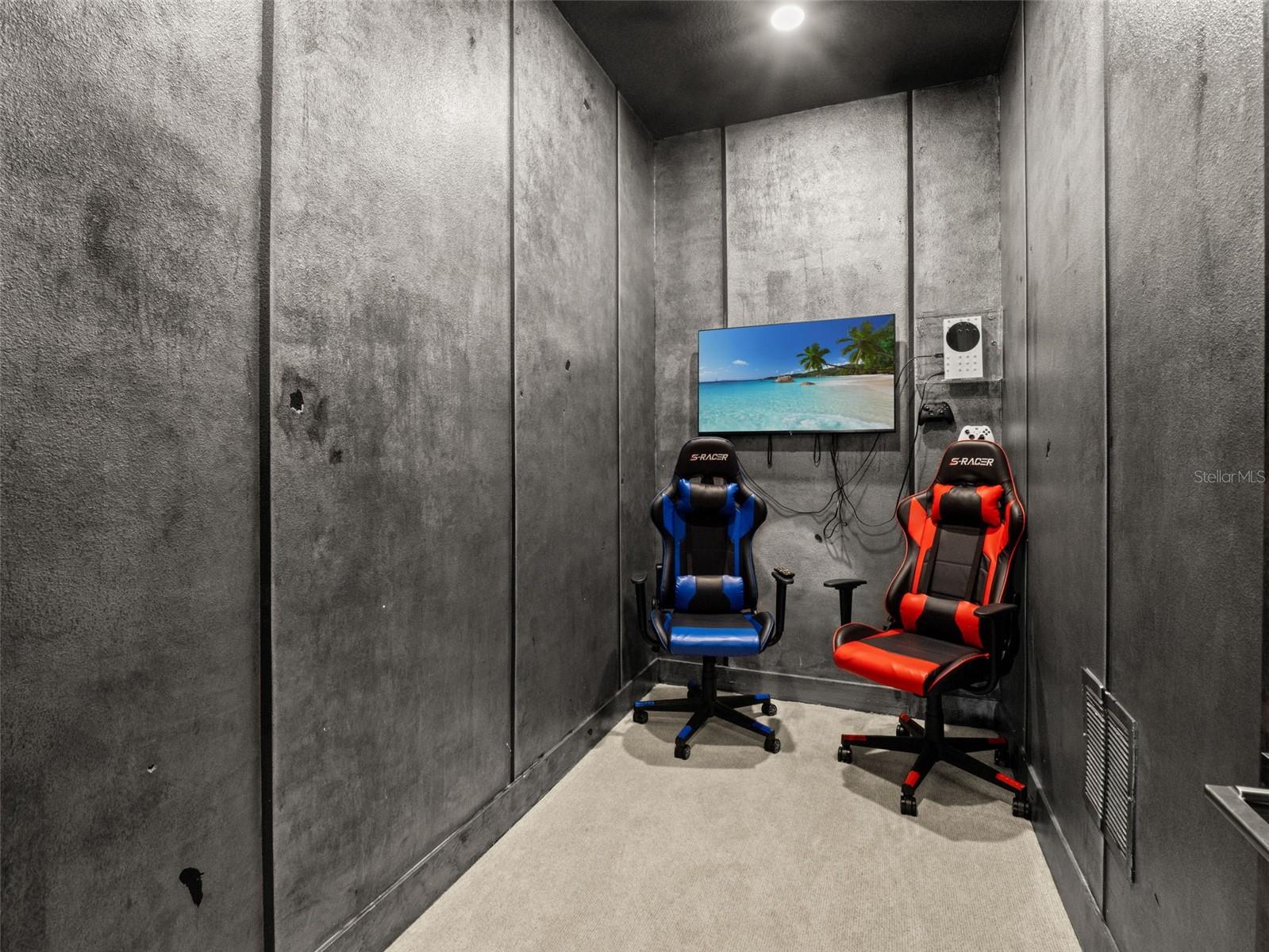 2021 OAK CREEK LOOP, DAVENPORT, FL, 33837