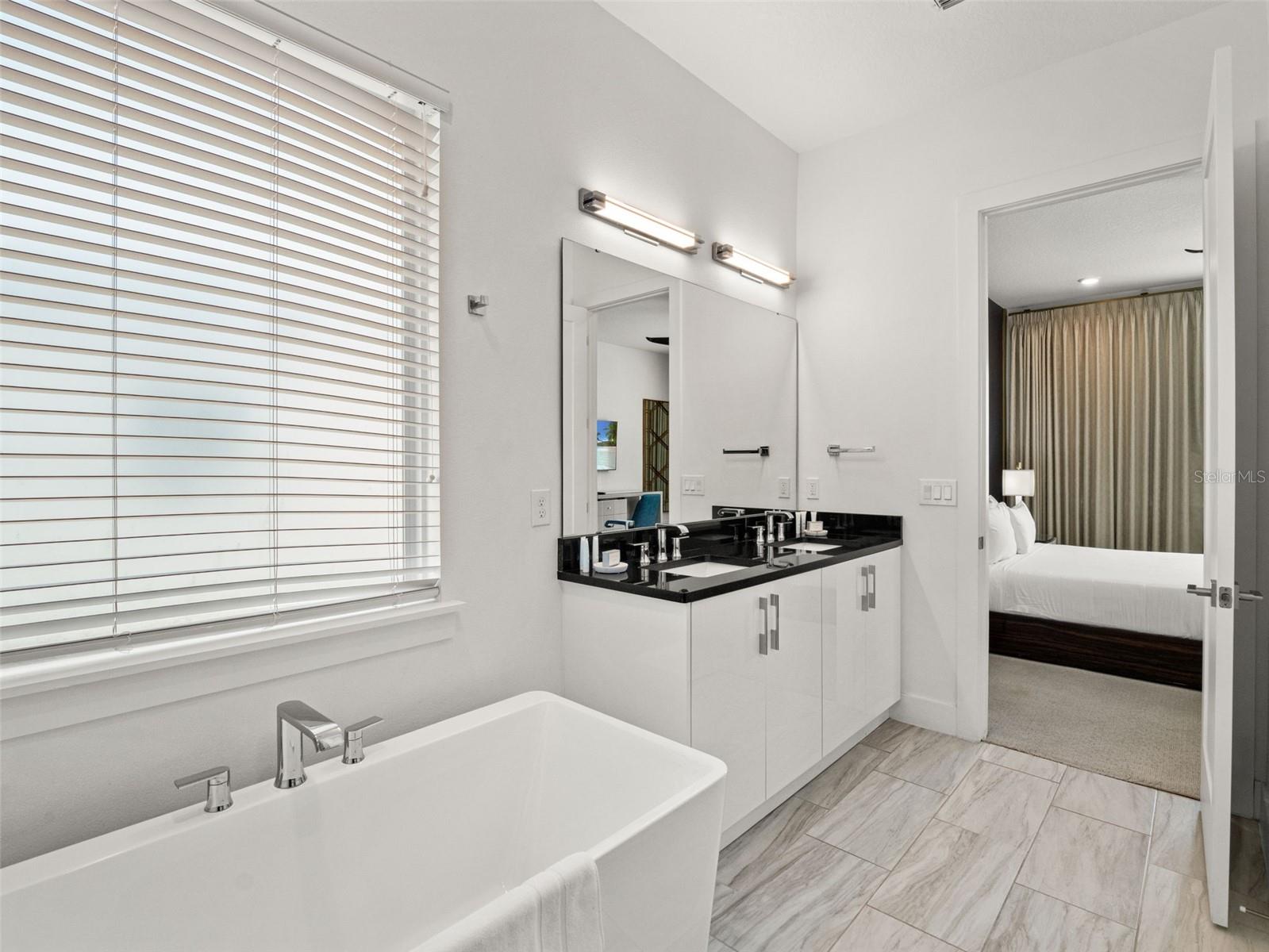 2021 OAK CREEK LOOP, DAVENPORT, FL, 33837