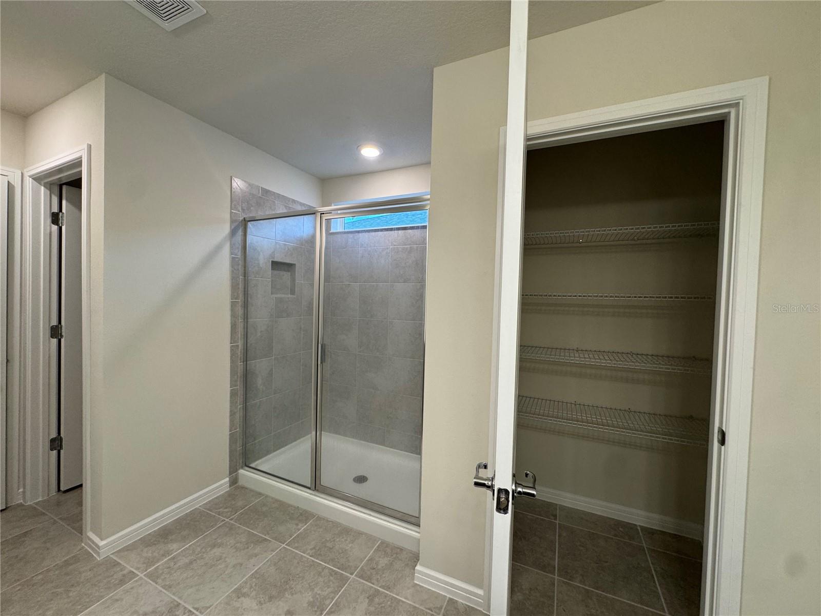 2102 CHARMING AVE AVE, DAVENPORT, FL, 33896