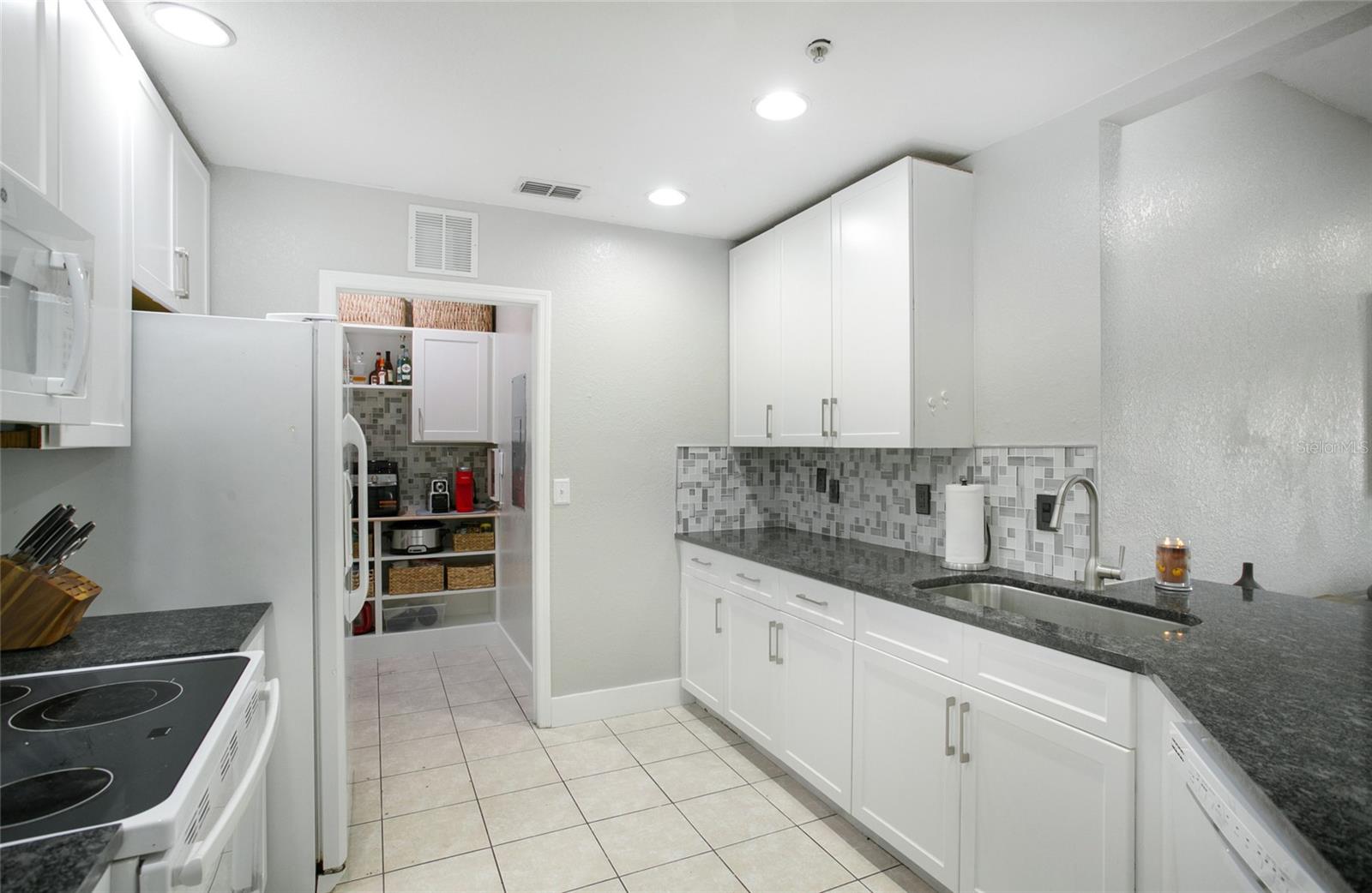 3051 GREYSTONE LOOP #302, KISSIMMEE, FL, 34741