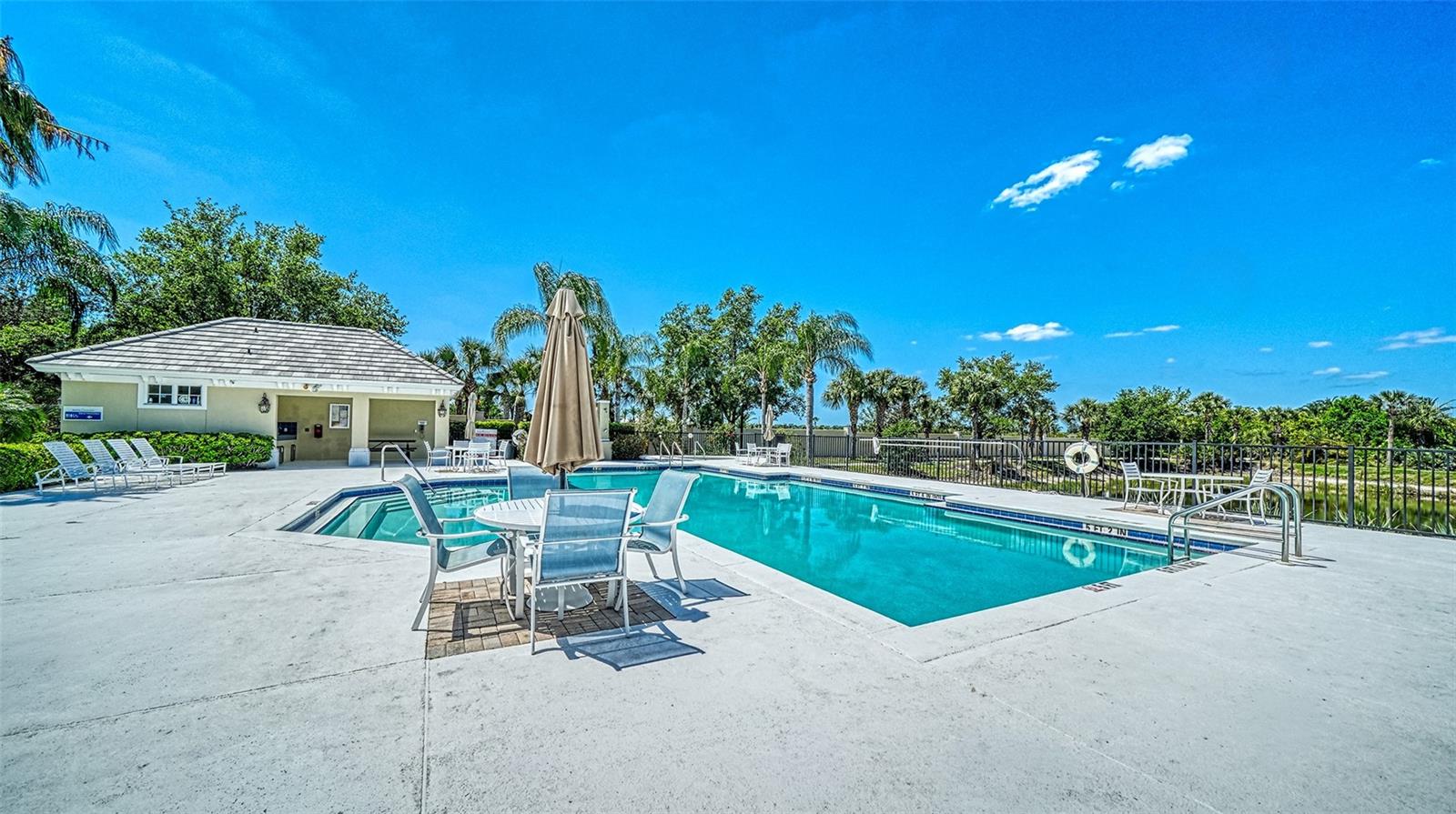 1424 BLUE HORIZON CIR, BRADENTON, FL, 34208