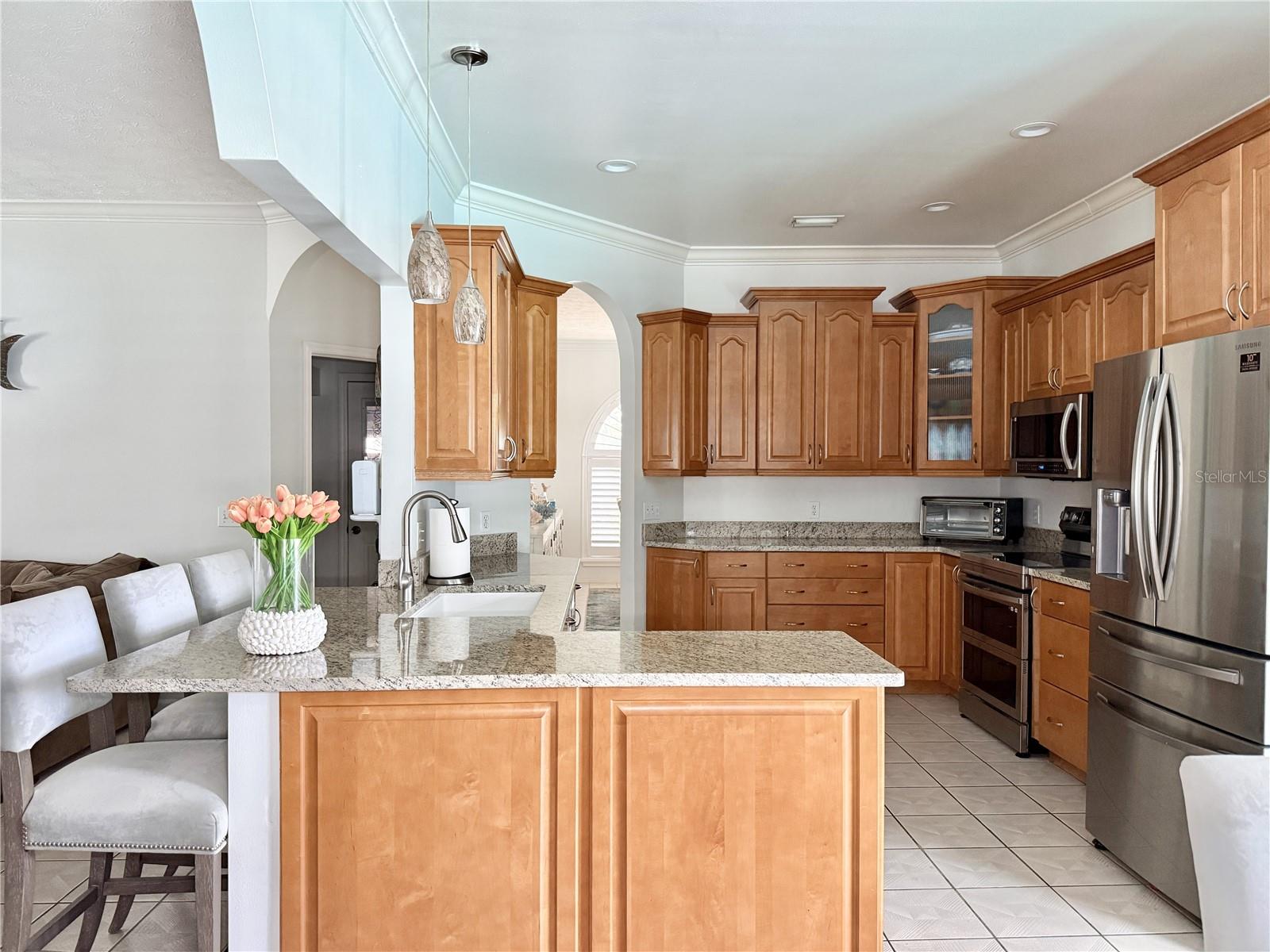 6326 N QUEENSWAY DR, TEMPLE TERRACE, FL, 33617