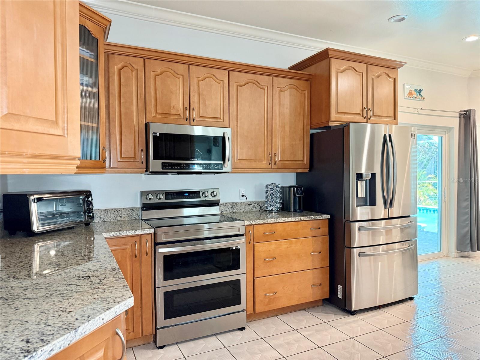 6326 N QUEENSWAY DR, TEMPLE TERRACE, FL, 33617