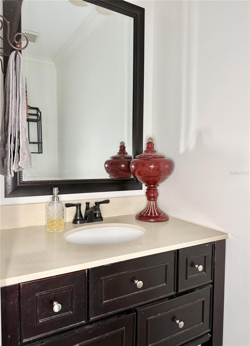 6326 N QUEENSWAY DR, TEMPLE TERRACE, FL, 33617