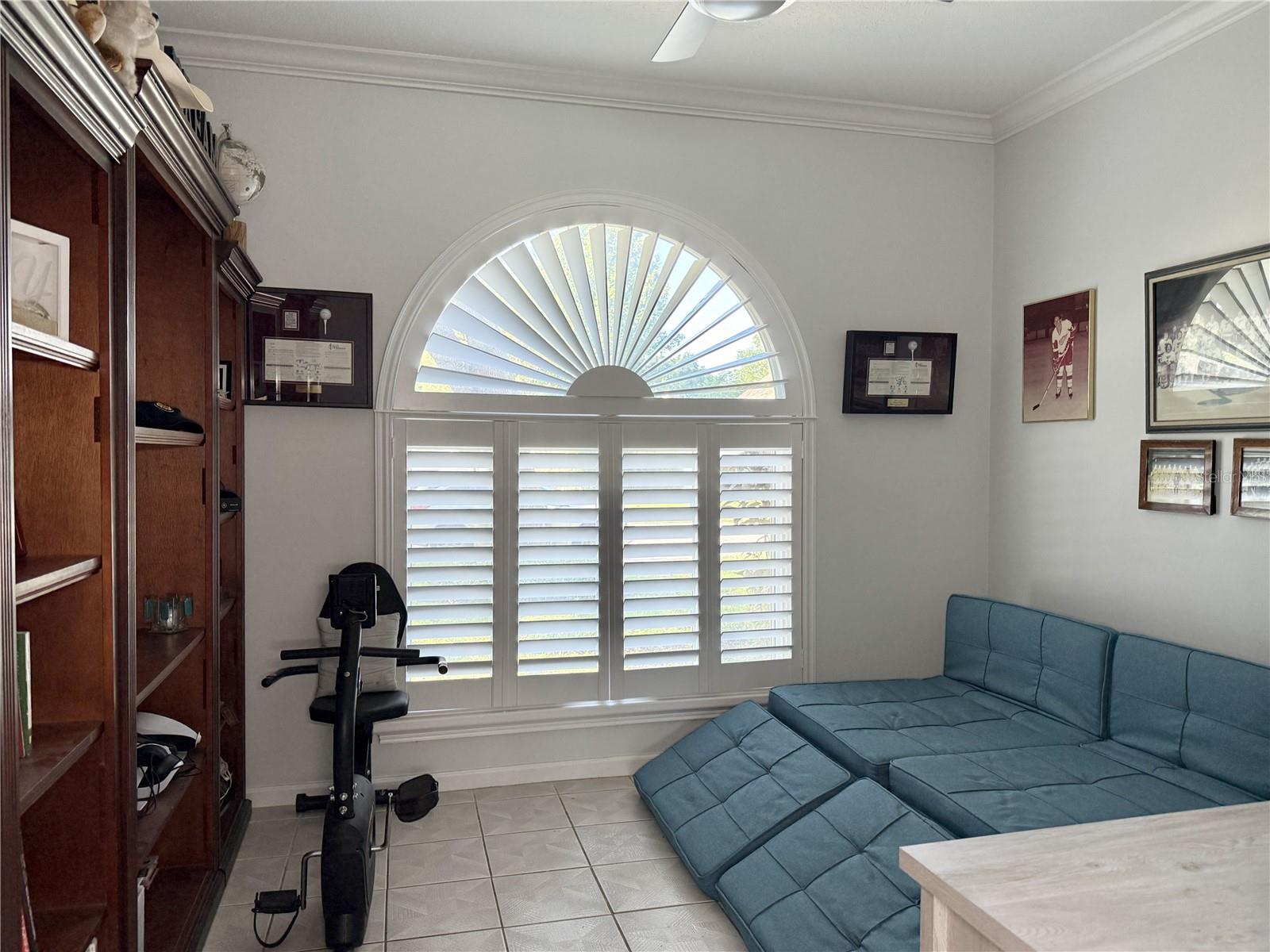 6326 N QUEENSWAY DR, TEMPLE TERRACE, FL, 33617