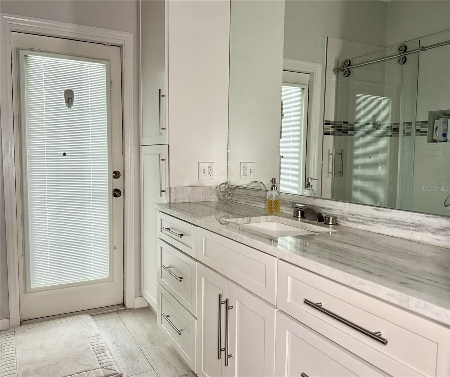 6326 N QUEENSWAY DR, TEMPLE TERRACE, FL, 33617