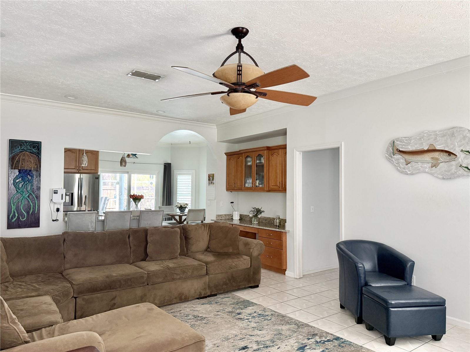 6326 N QUEENSWAY DR, TEMPLE TERRACE, FL, 33617