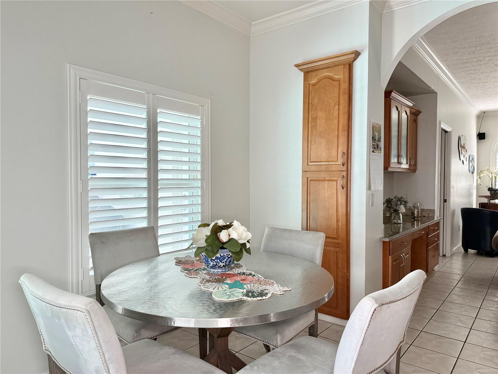 6326 N QUEENSWAY DR, TEMPLE TERRACE, FL, 33617