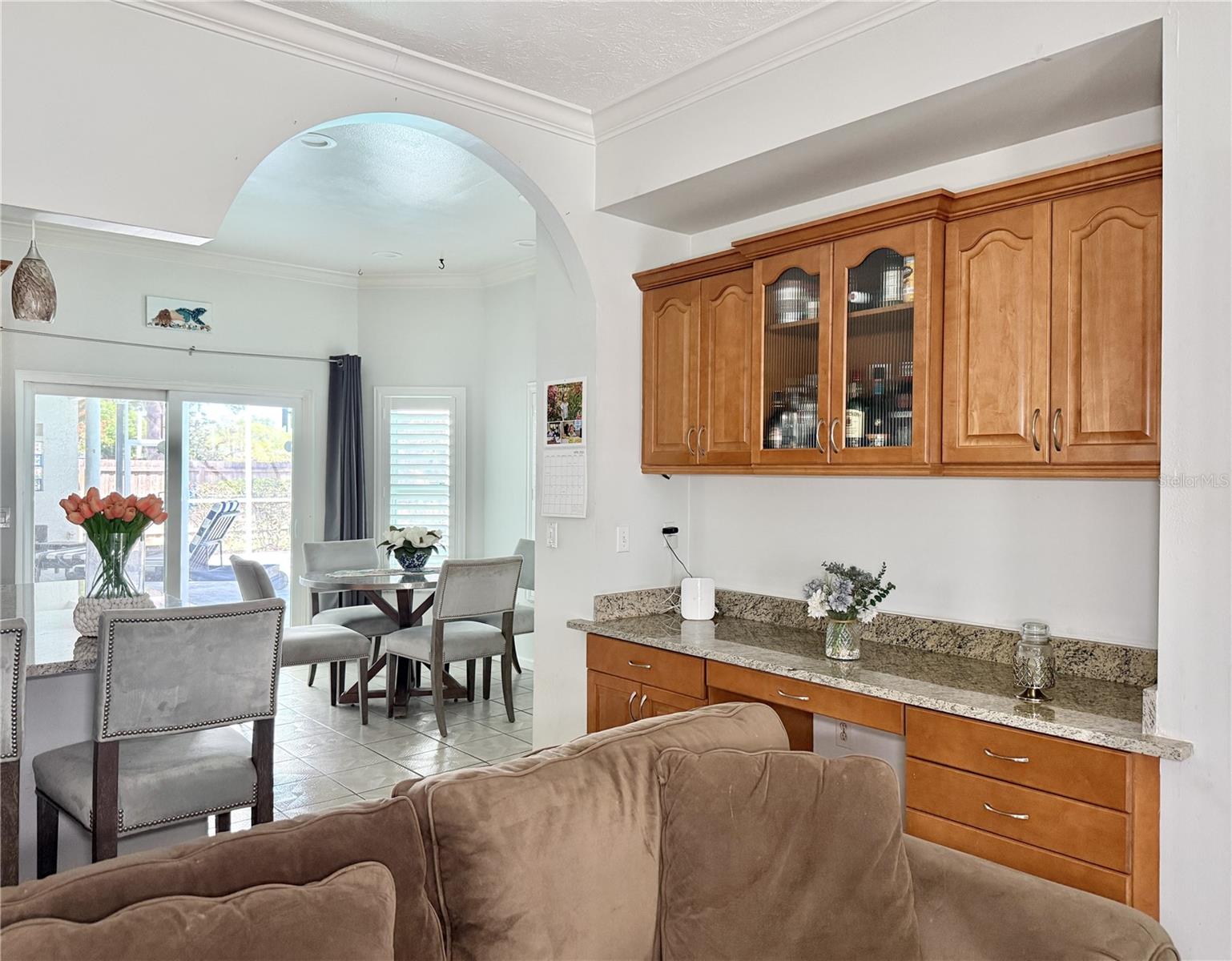 6326 N QUEENSWAY DR, TEMPLE TERRACE, FL, 33617