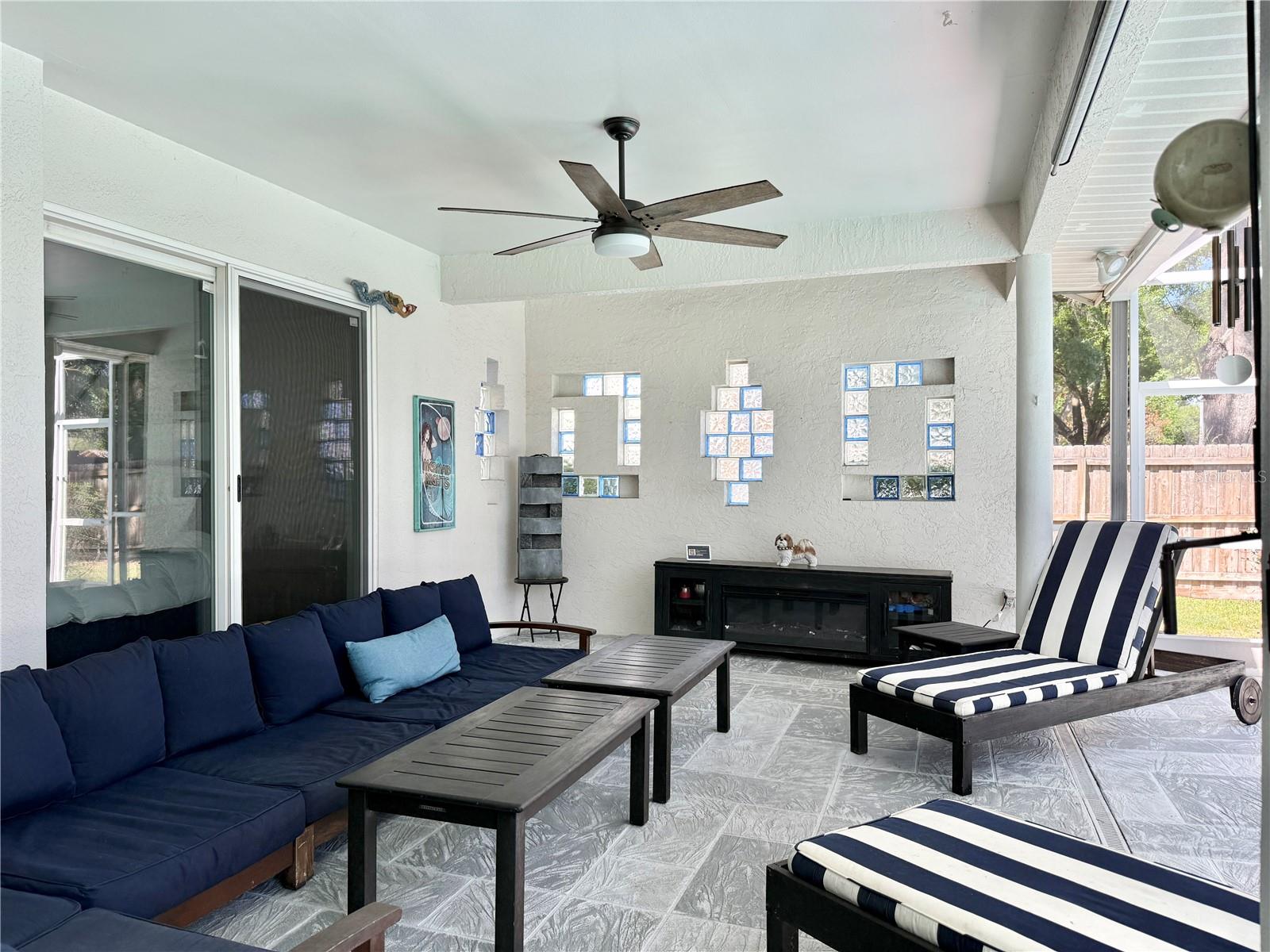 6326 N QUEENSWAY DR, TEMPLE TERRACE, FL, 33617