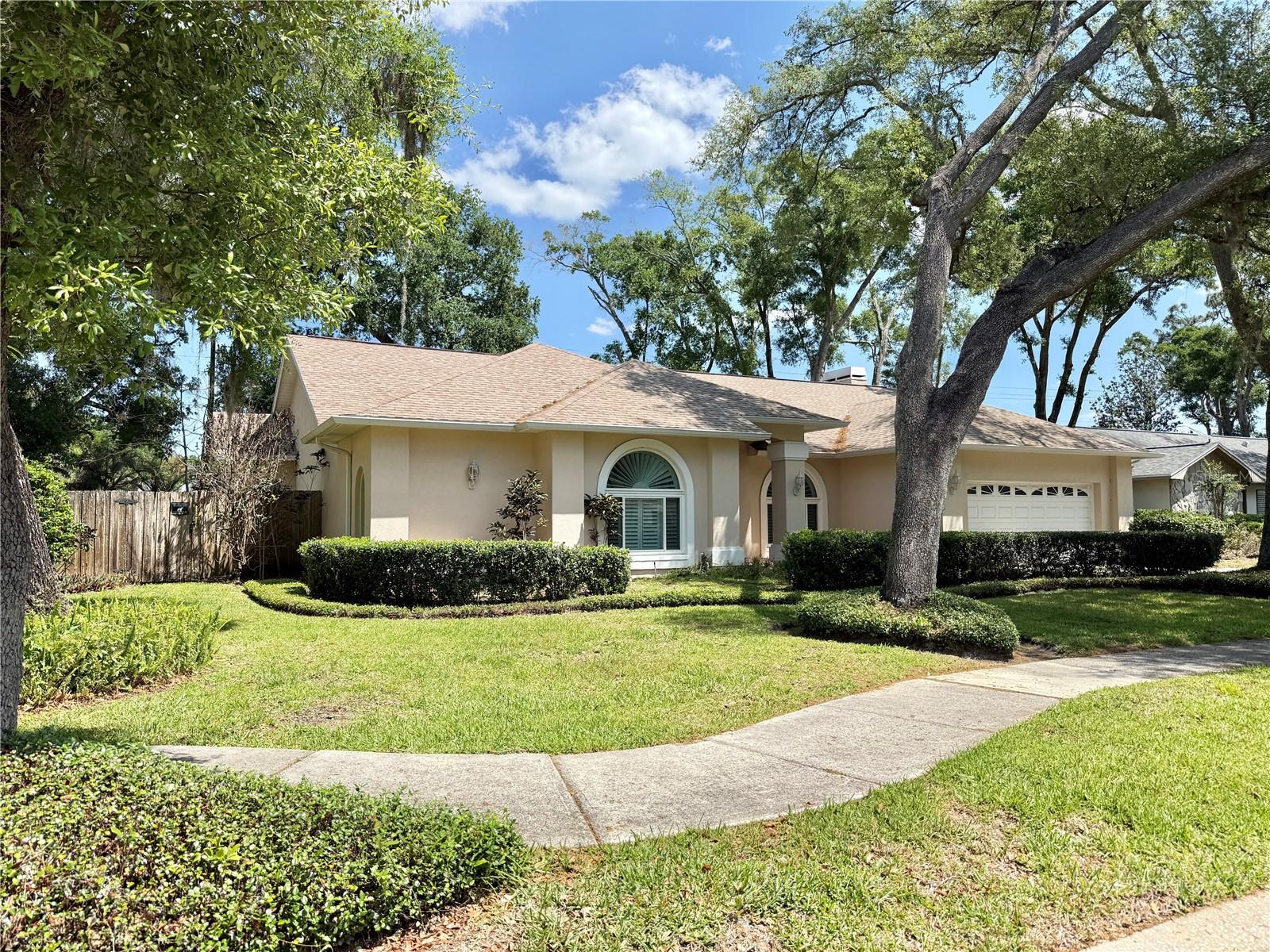 6326 N QUEENSWAY DR, TEMPLE TERRACE, FL, 33617