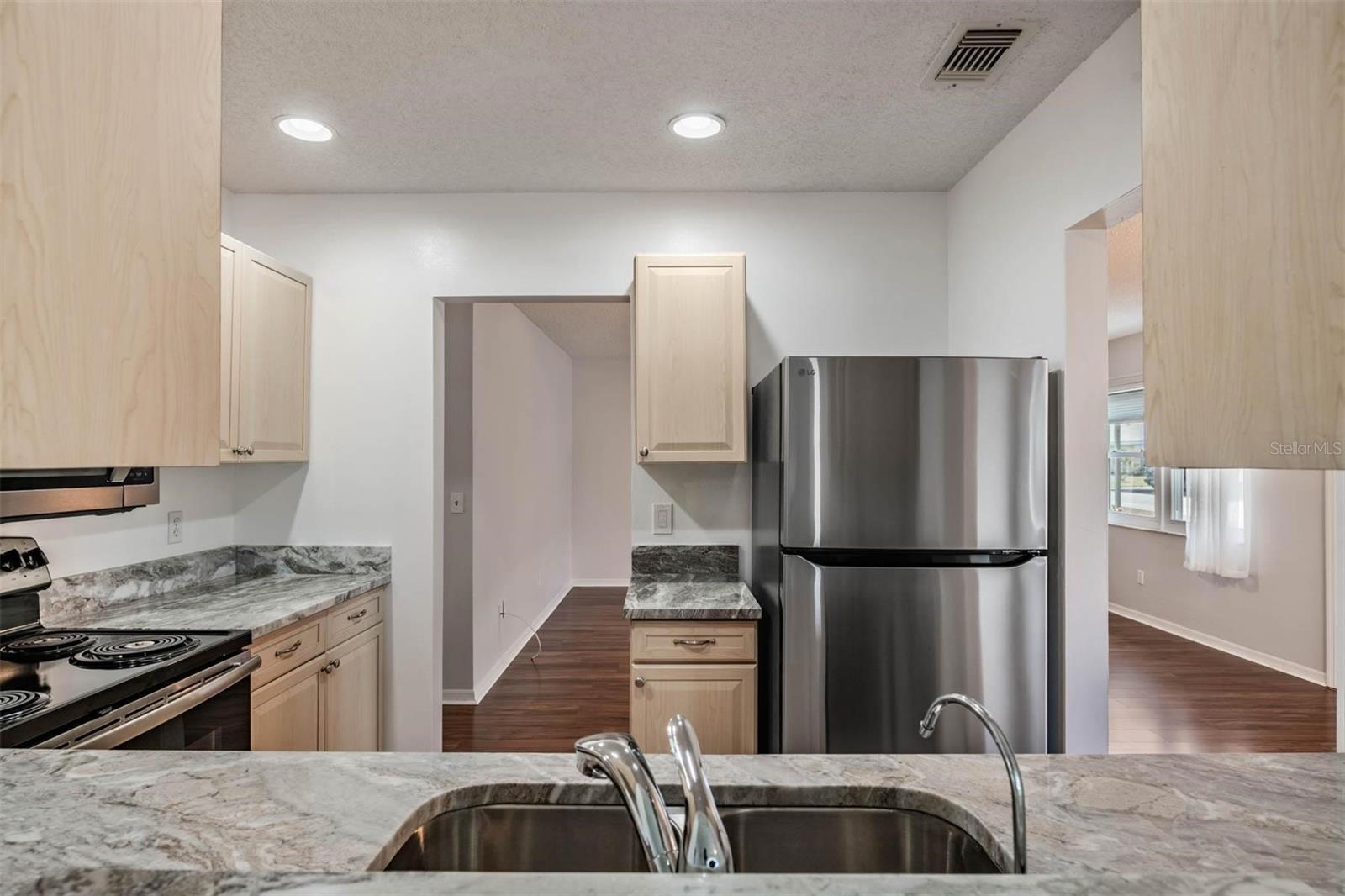 214 GLOUCESTER BLVD, SUN CITY CENTER, FL, 33573