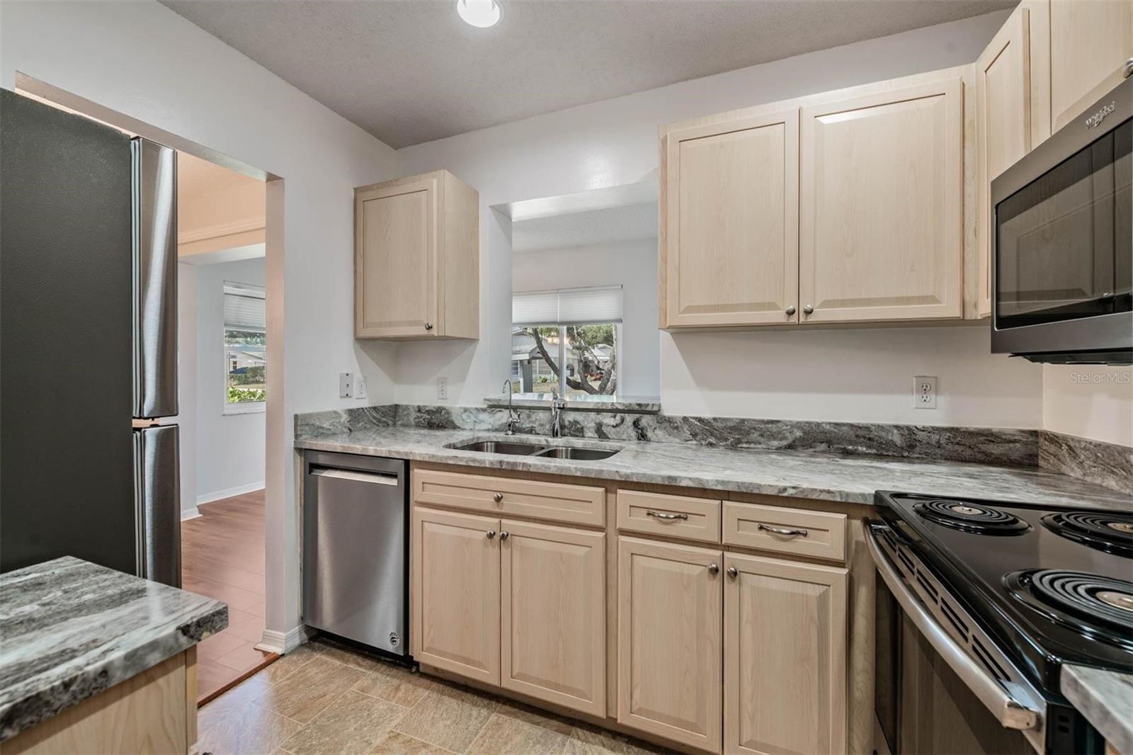 214 GLOUCESTER BLVD, SUN CITY CENTER, FL, 33573