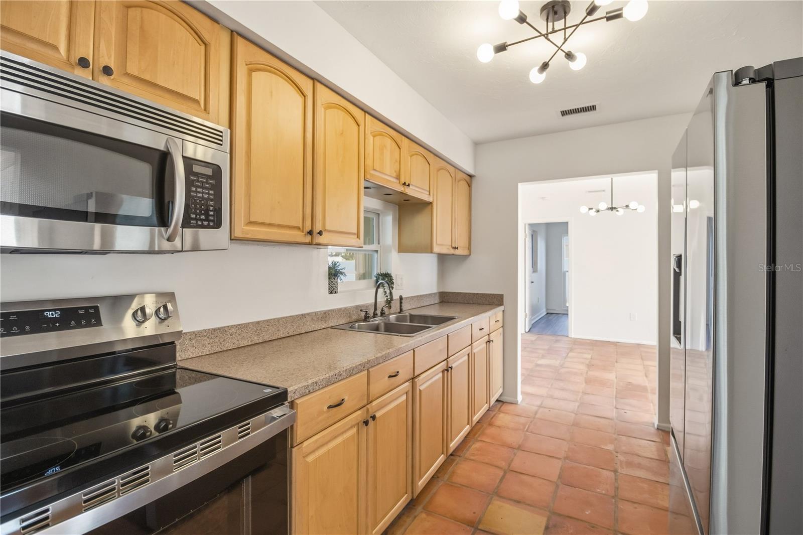 220 62ND ST NW, BRADENTON, FL, 34209