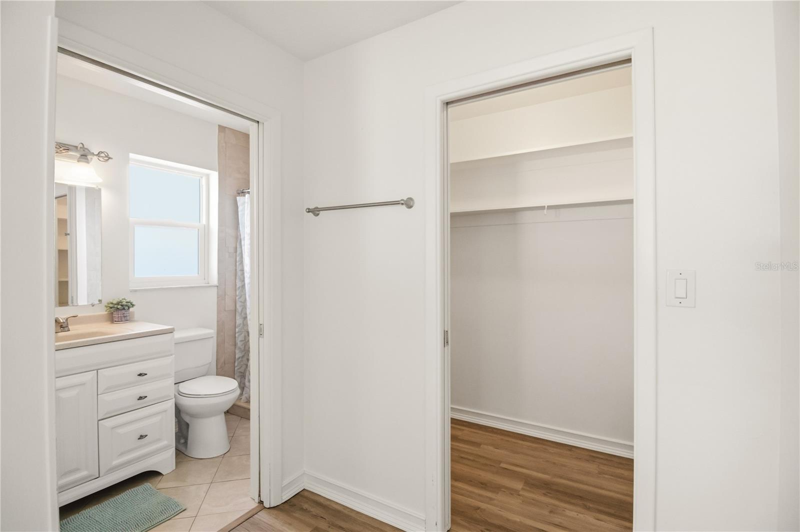 220 62ND ST NW, BRADENTON, FL, 34209