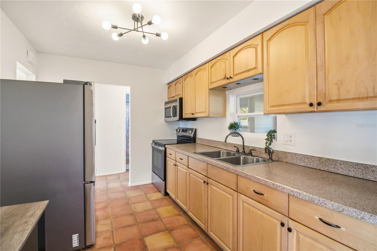 220 62ND ST NW, BRADENTON, FL, 34209