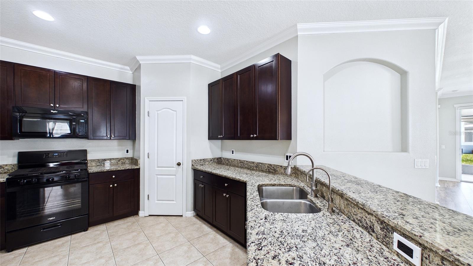 7447 SURREY PINES DR, APOLLO BEACH, FL, 33572