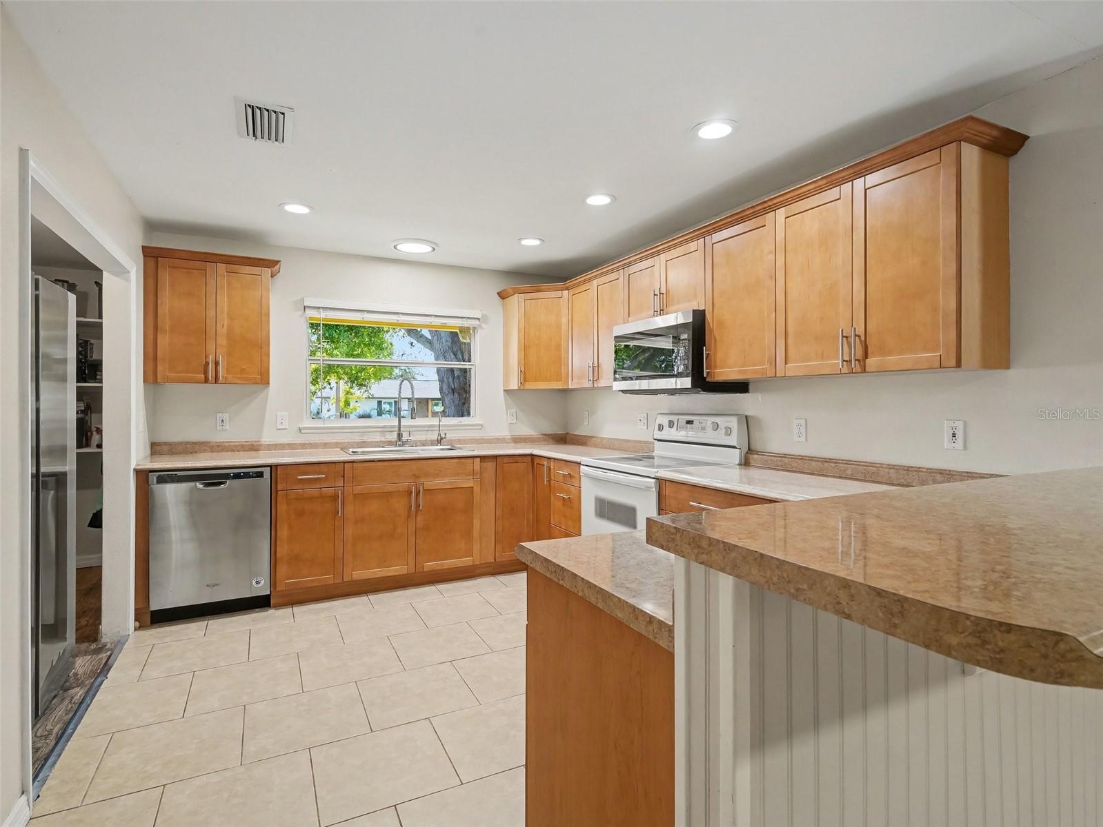 704 S LOCKWOOD RIDGE RD, SARASOTA, FL, 34237