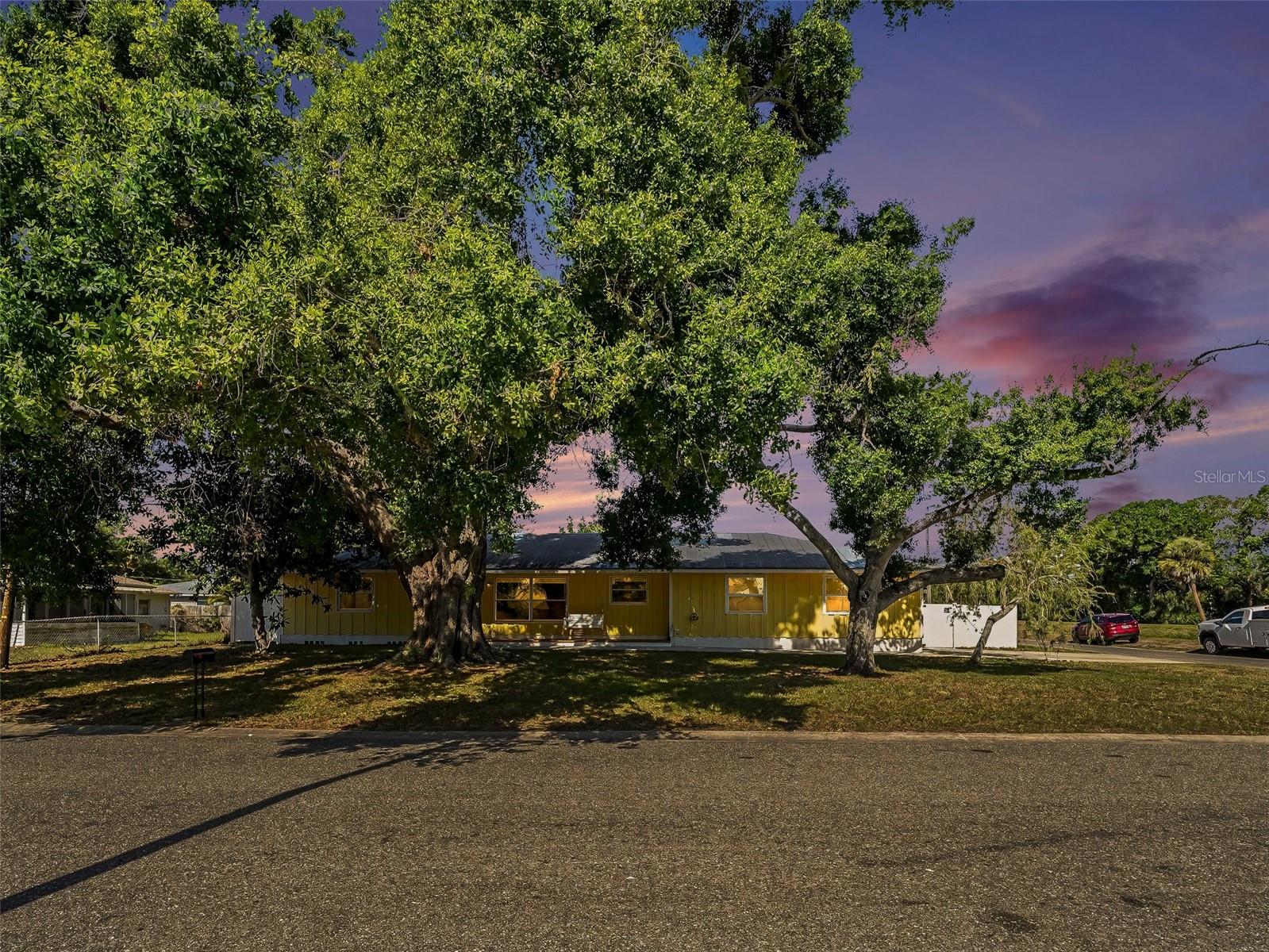 704 S LOCKWOOD RIDGE RD, SARASOTA, FL, 34237