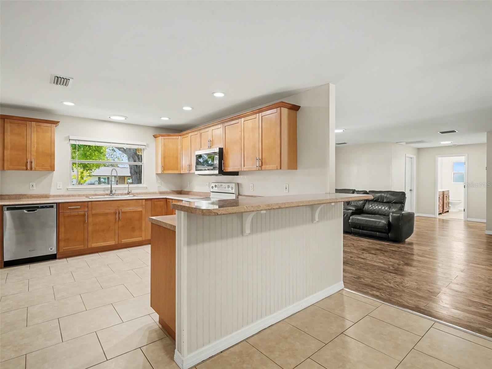 704 S LOCKWOOD RIDGE RD, SARASOTA, FL, 34237