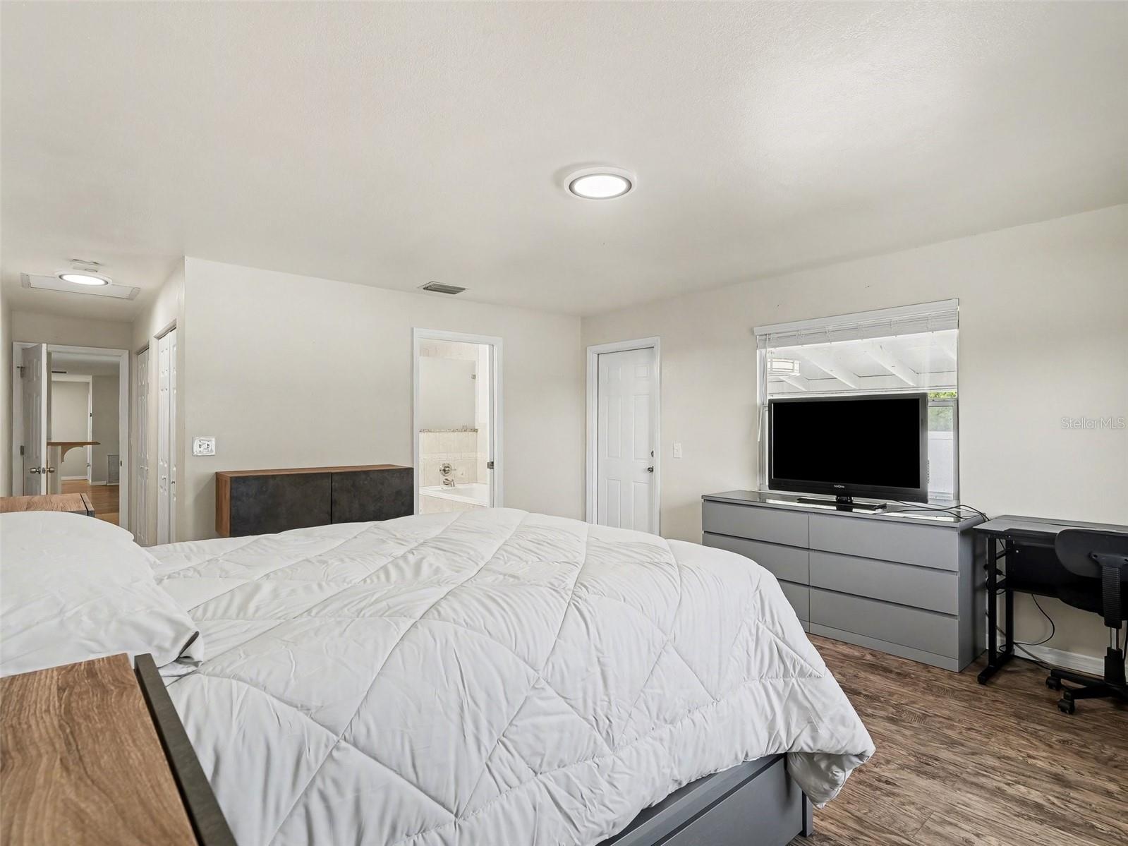 704 S LOCKWOOD RIDGE RD, SARASOTA, FL, 34237