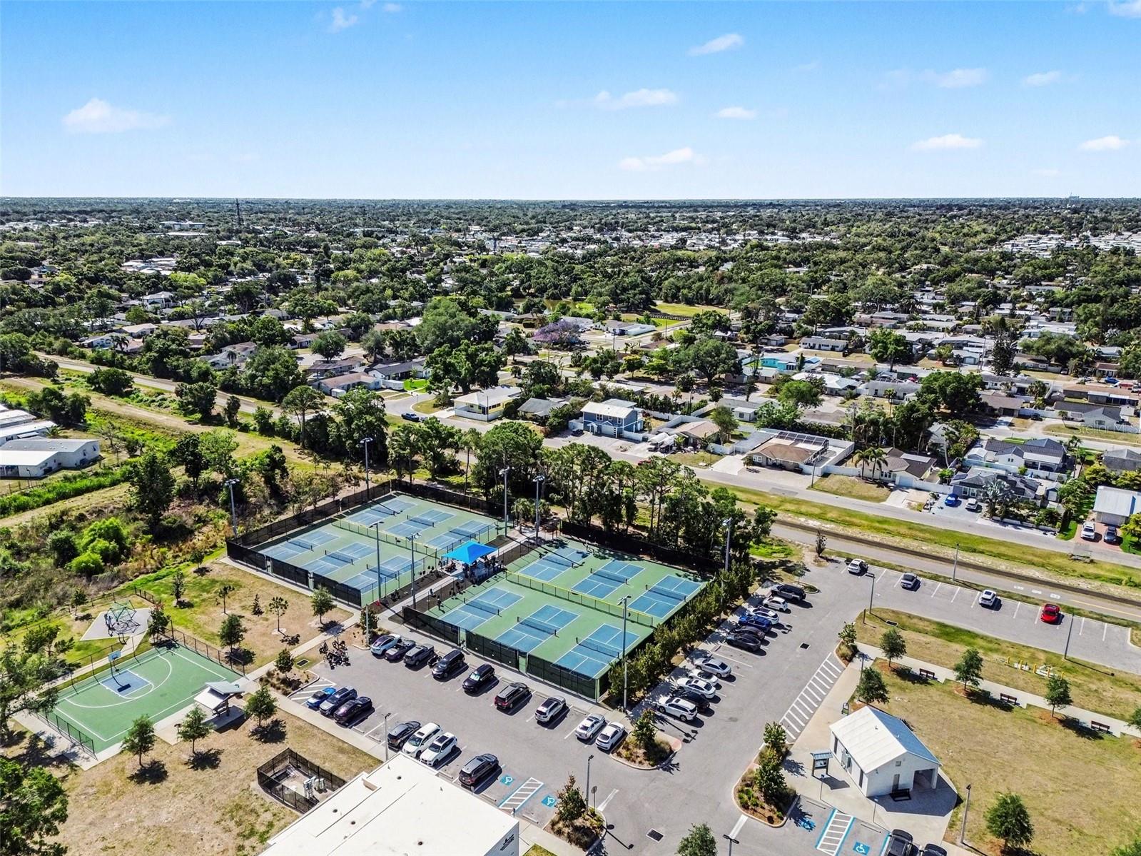 704 S LOCKWOOD RIDGE RD, SARASOTA, FL, 34237